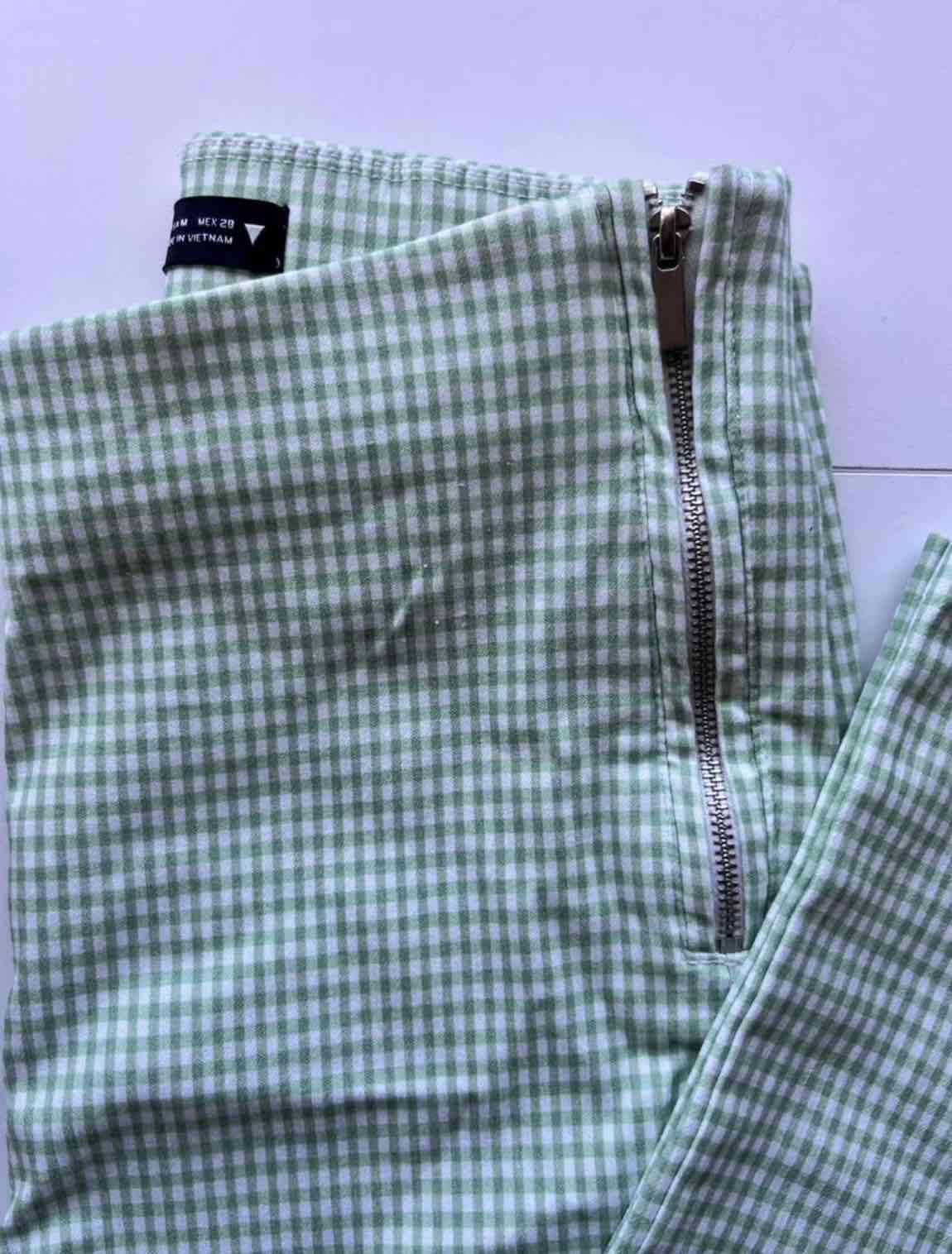 Pantalones ZARA a cuadros verdes. - miniatura 3