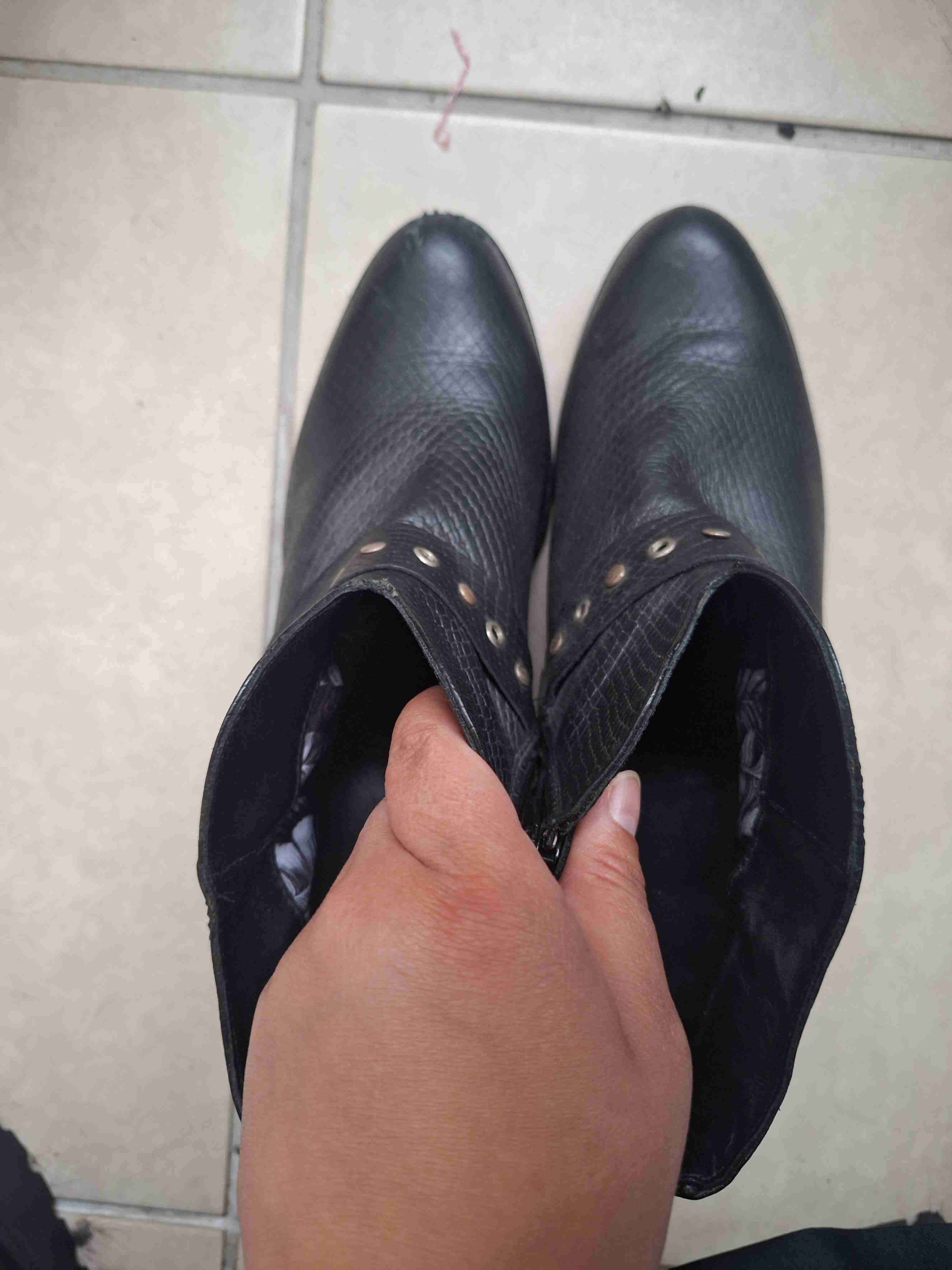 Botines negros con tacón - miniatura 5