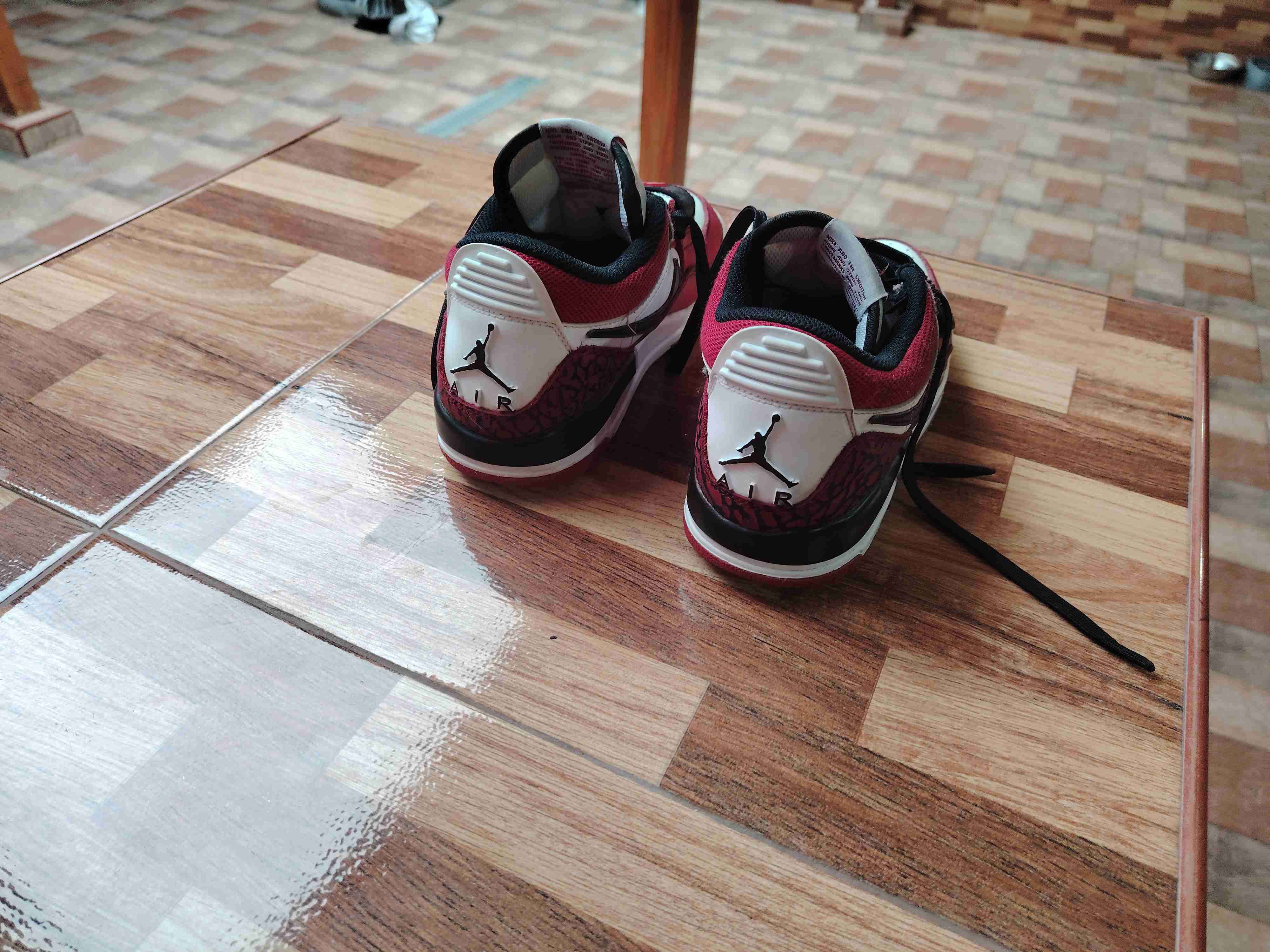 Zapatillas Nike rojas y blancas - miniatura 3