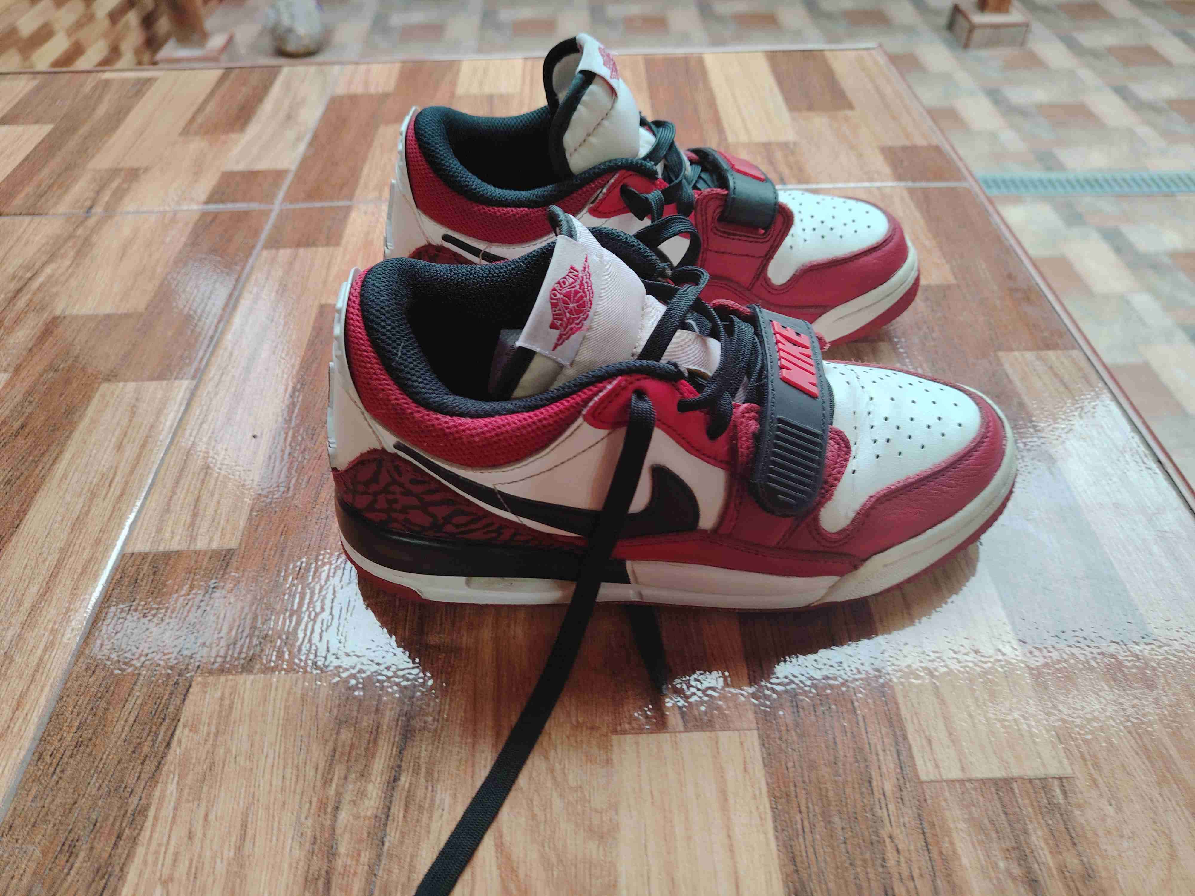 Zapatillas Nike rojas y blancas - miniatura 4