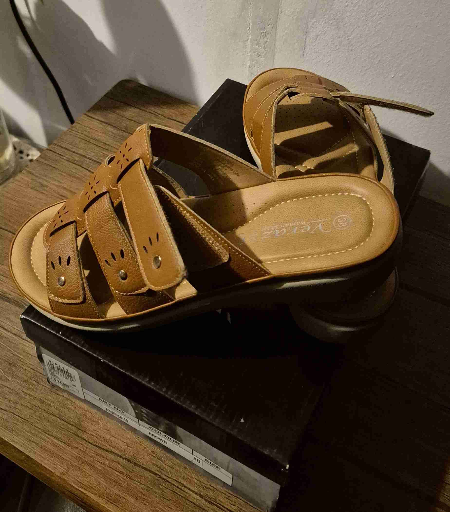 Sandalias femeninas color marron - miniatura 3