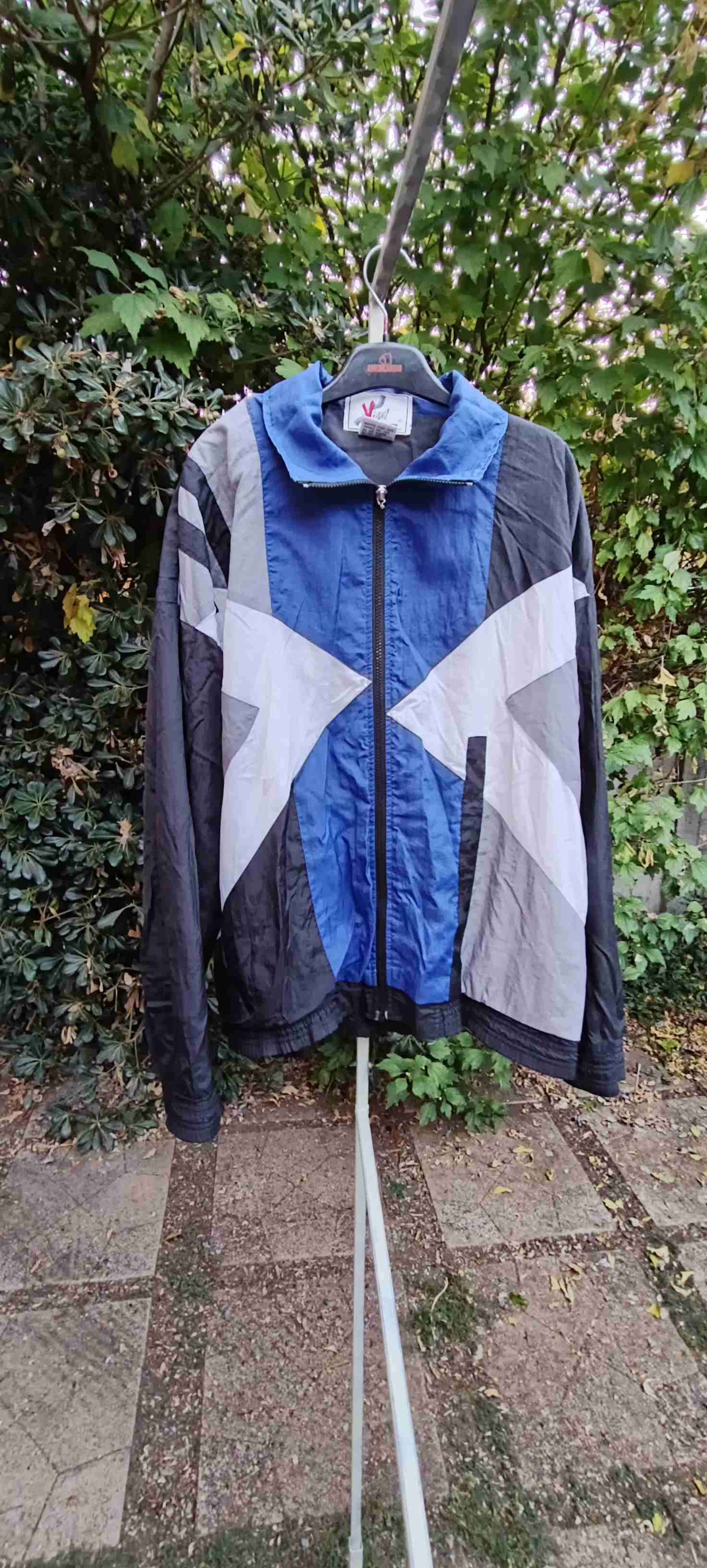 Chaqueta negra retro estampada - miniatura 2