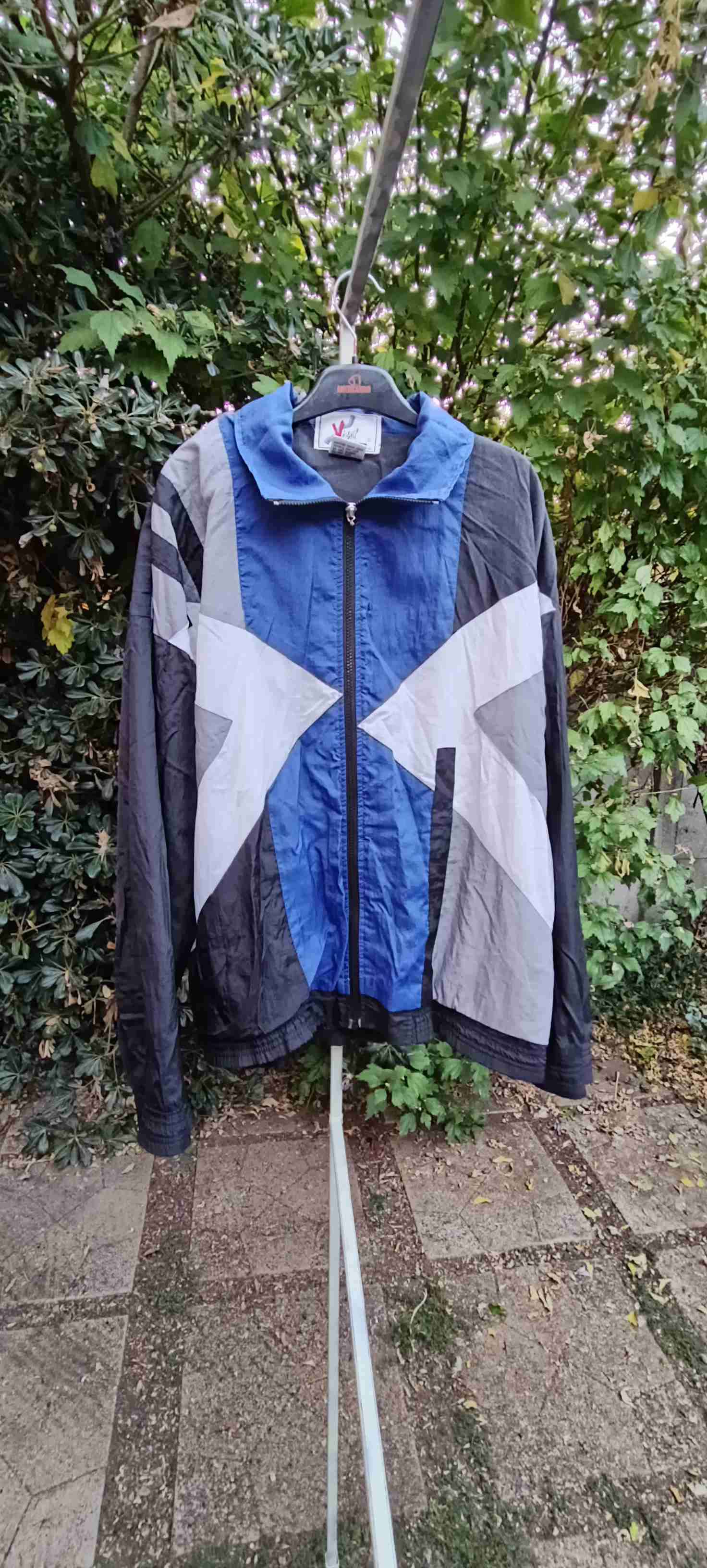 Chaqueta negra retro estampada - miniatura 3