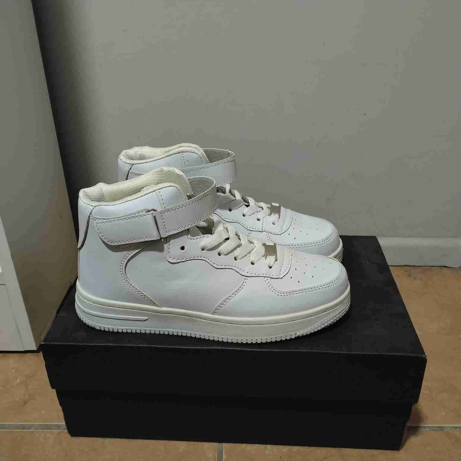 Zapatillas blancas de caña alta - 1