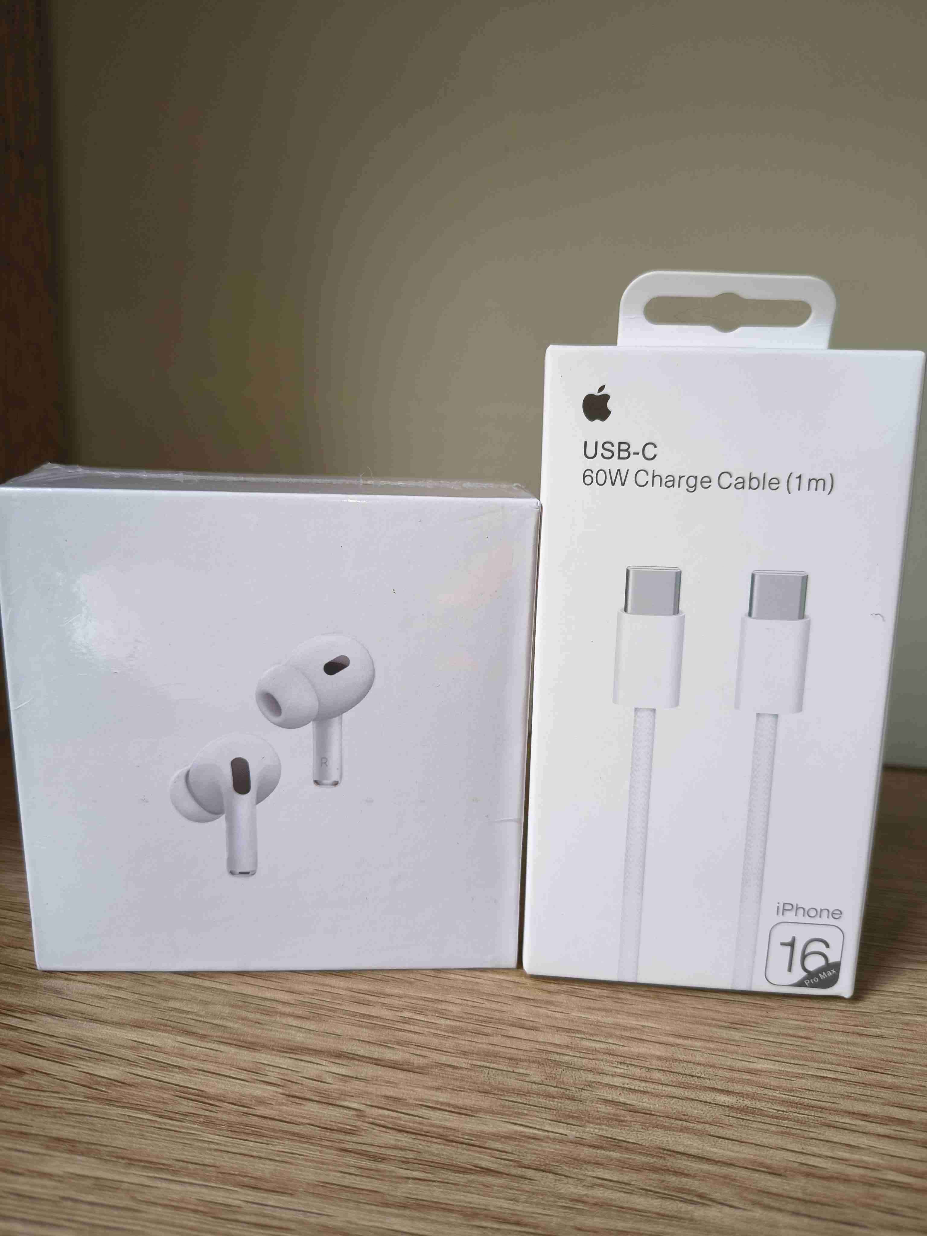 Auriculares y cable USB-C Apple