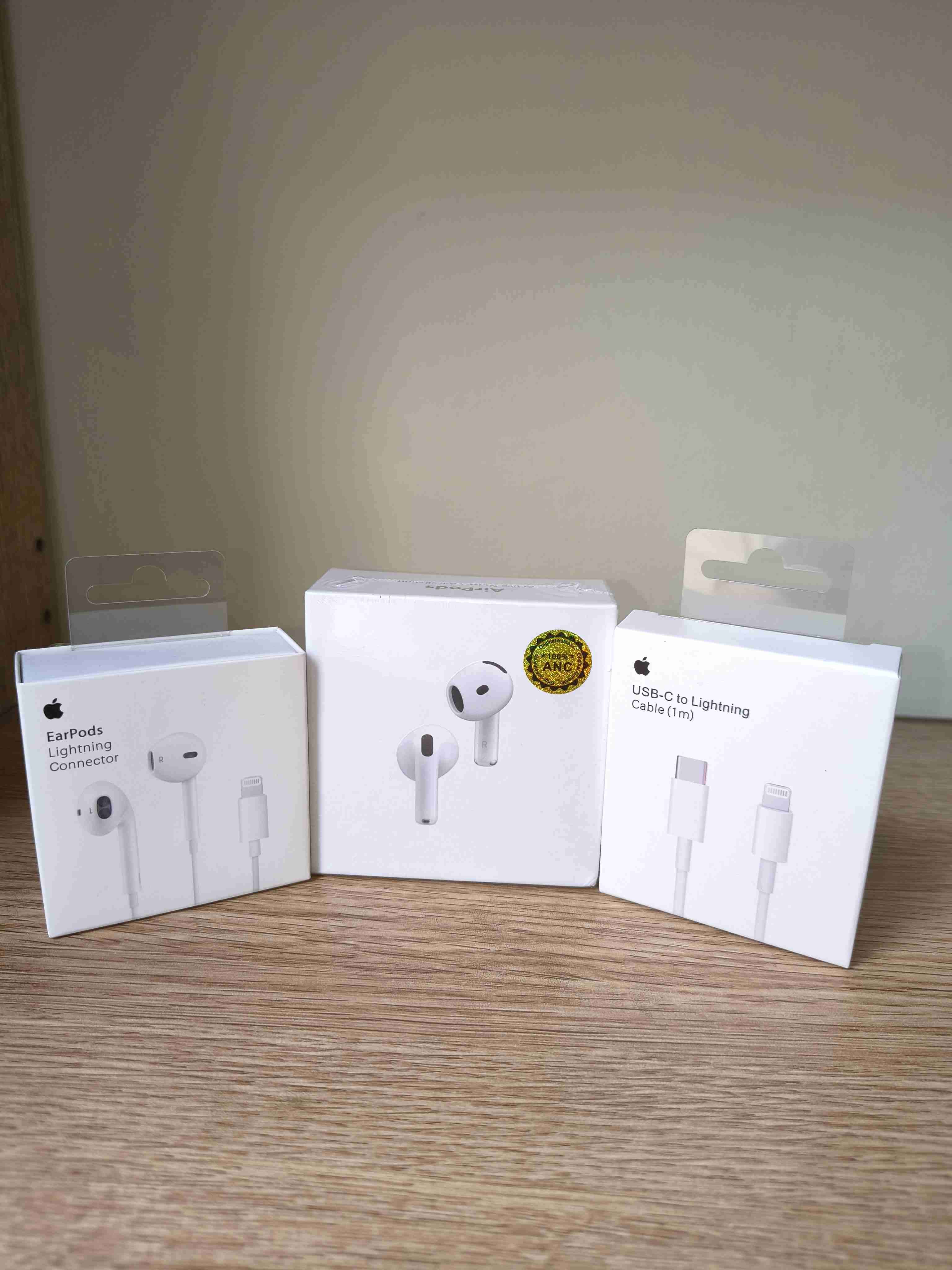 Audífonos y cable Apple nuevos