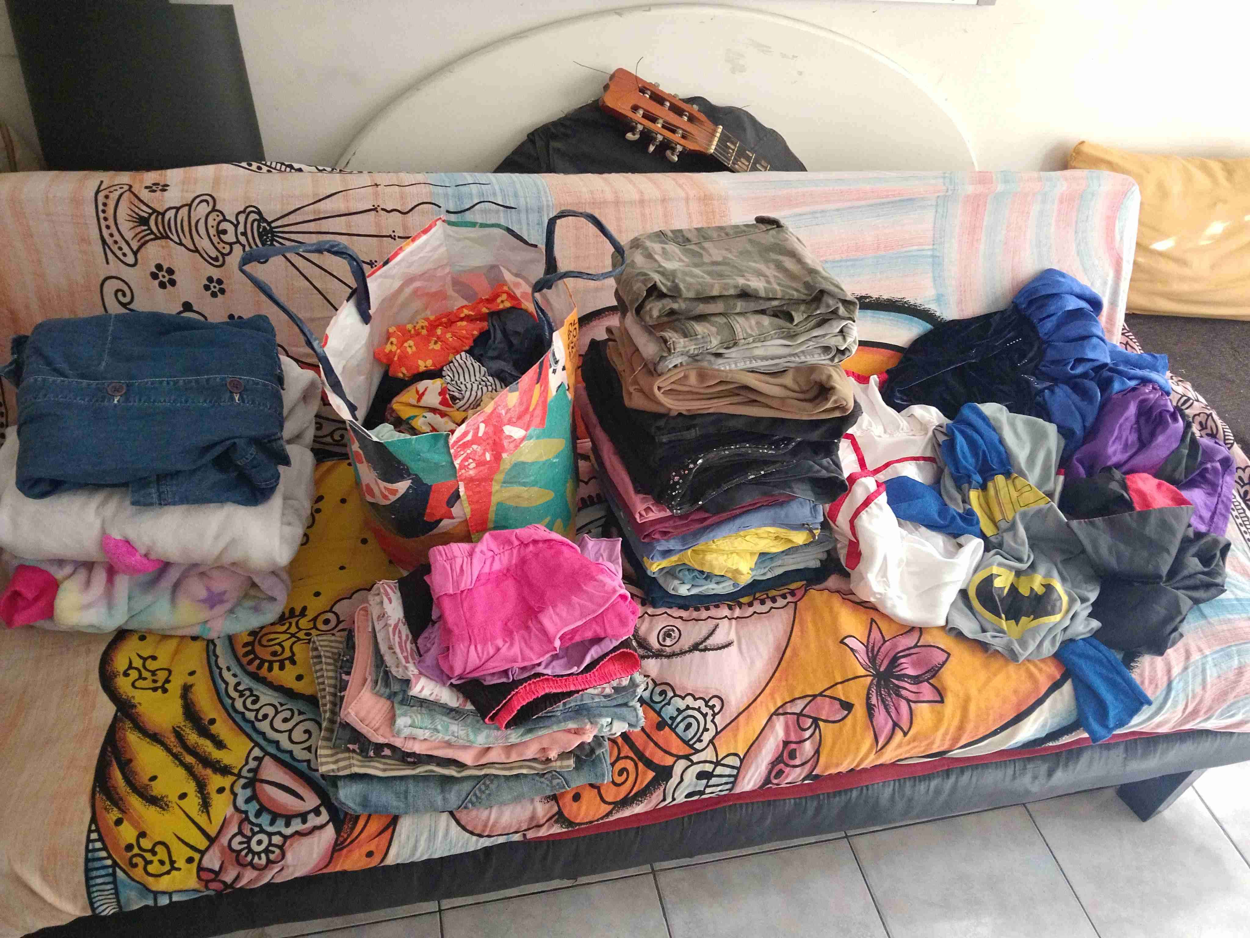 Lote de ropa variada - miniatura 1