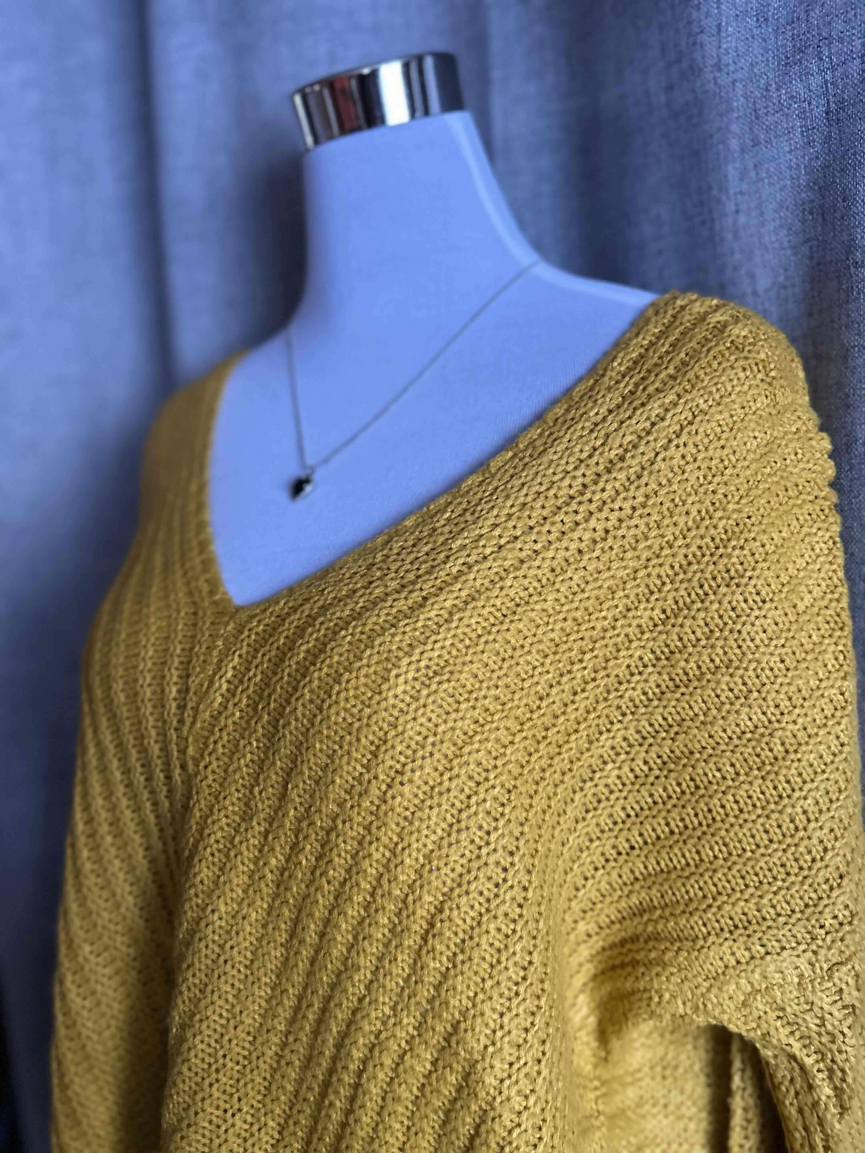 Suéter mostaza de punto grueso - miniatura 4