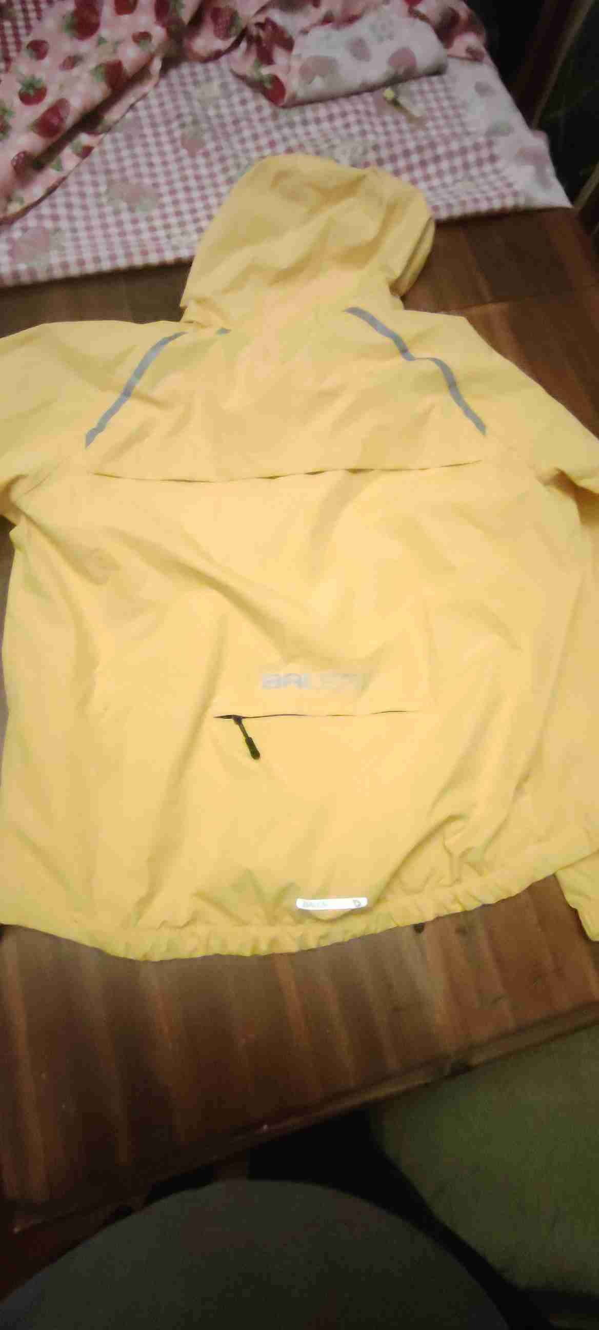 Cortavientos amarillo impermeable - miniatura 3