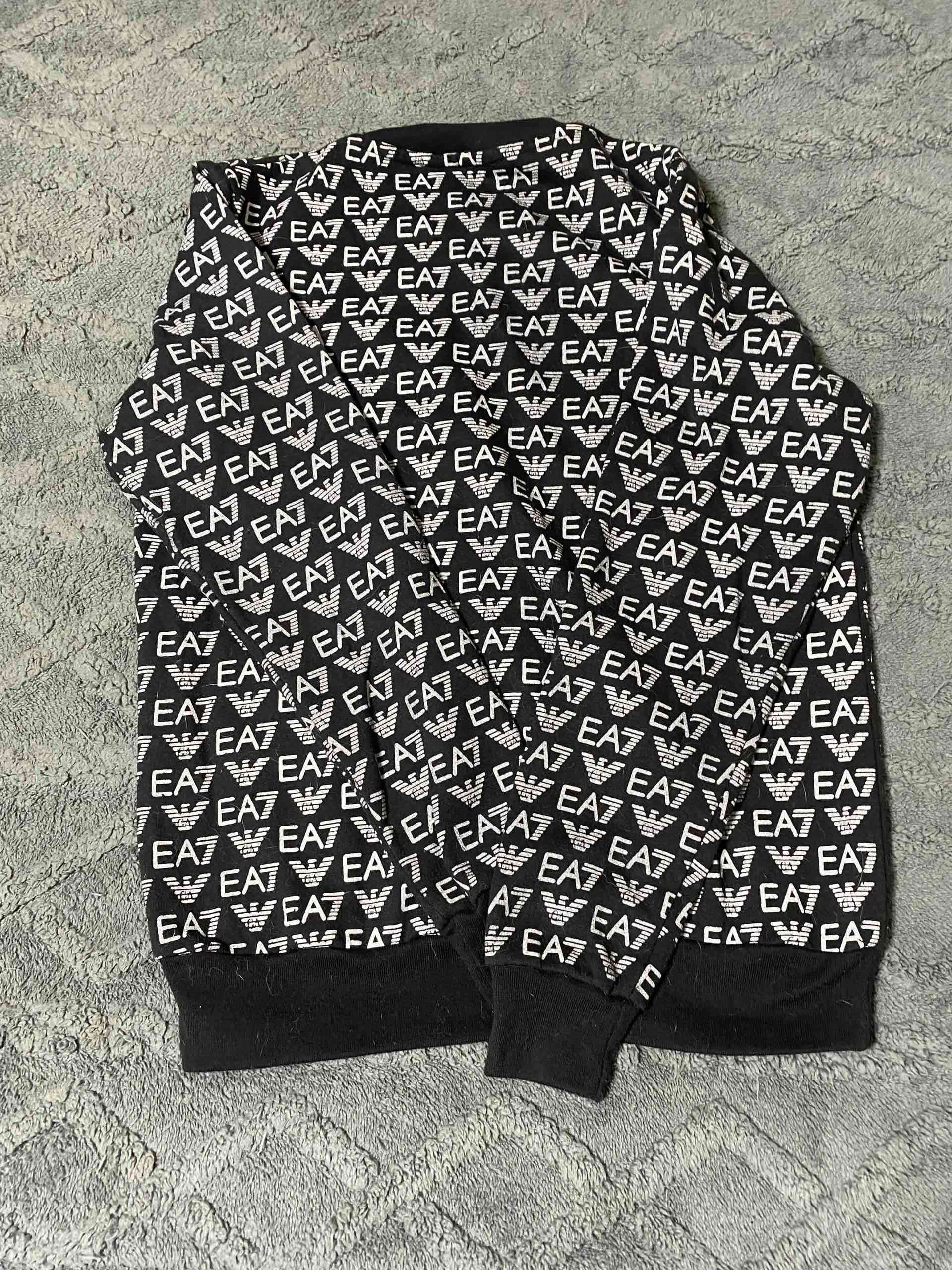 Polerón negro EA7 estampado - miniatura 2