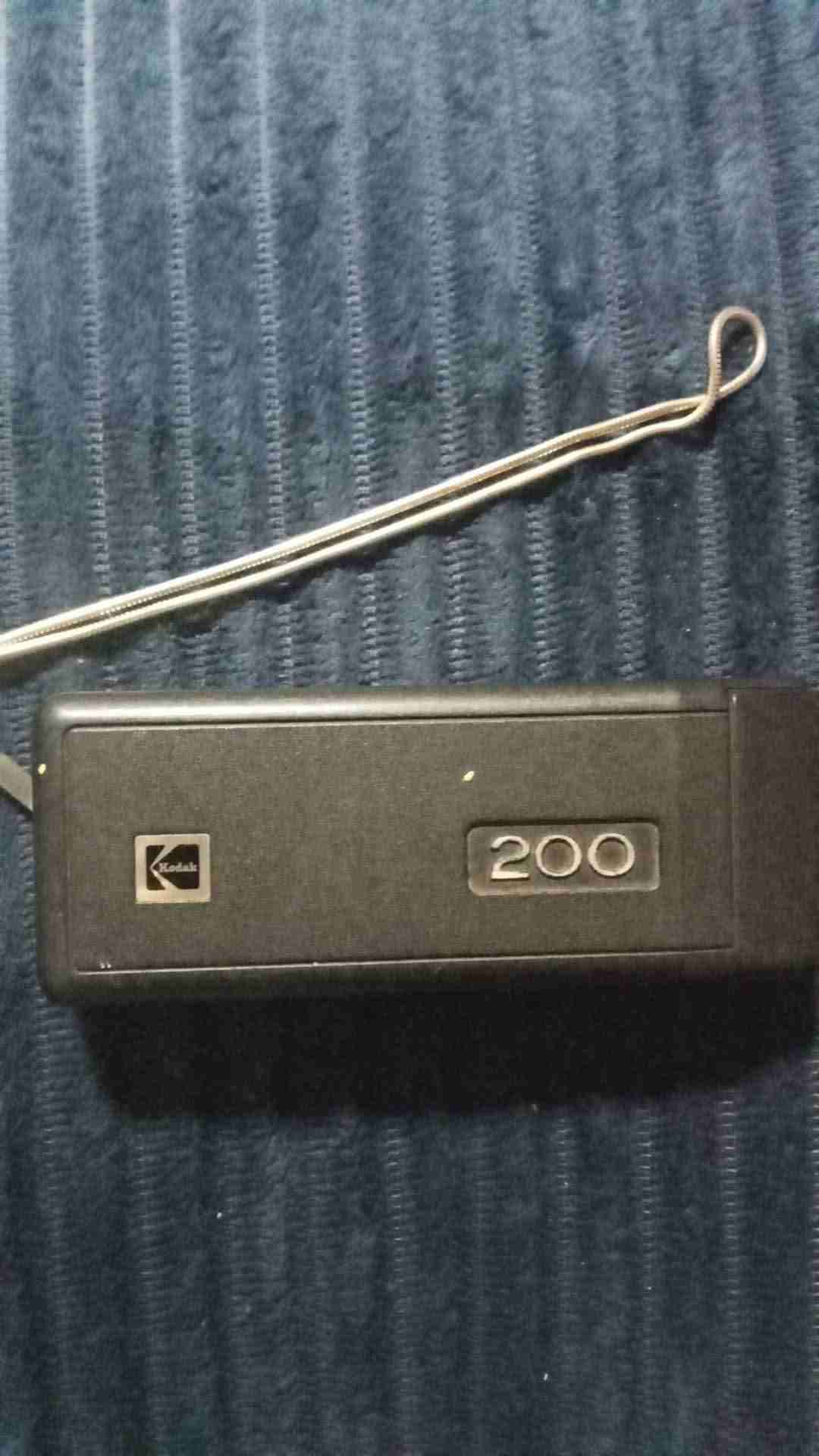 Cámara analógica vintage Kodak 200 - miniatura 1