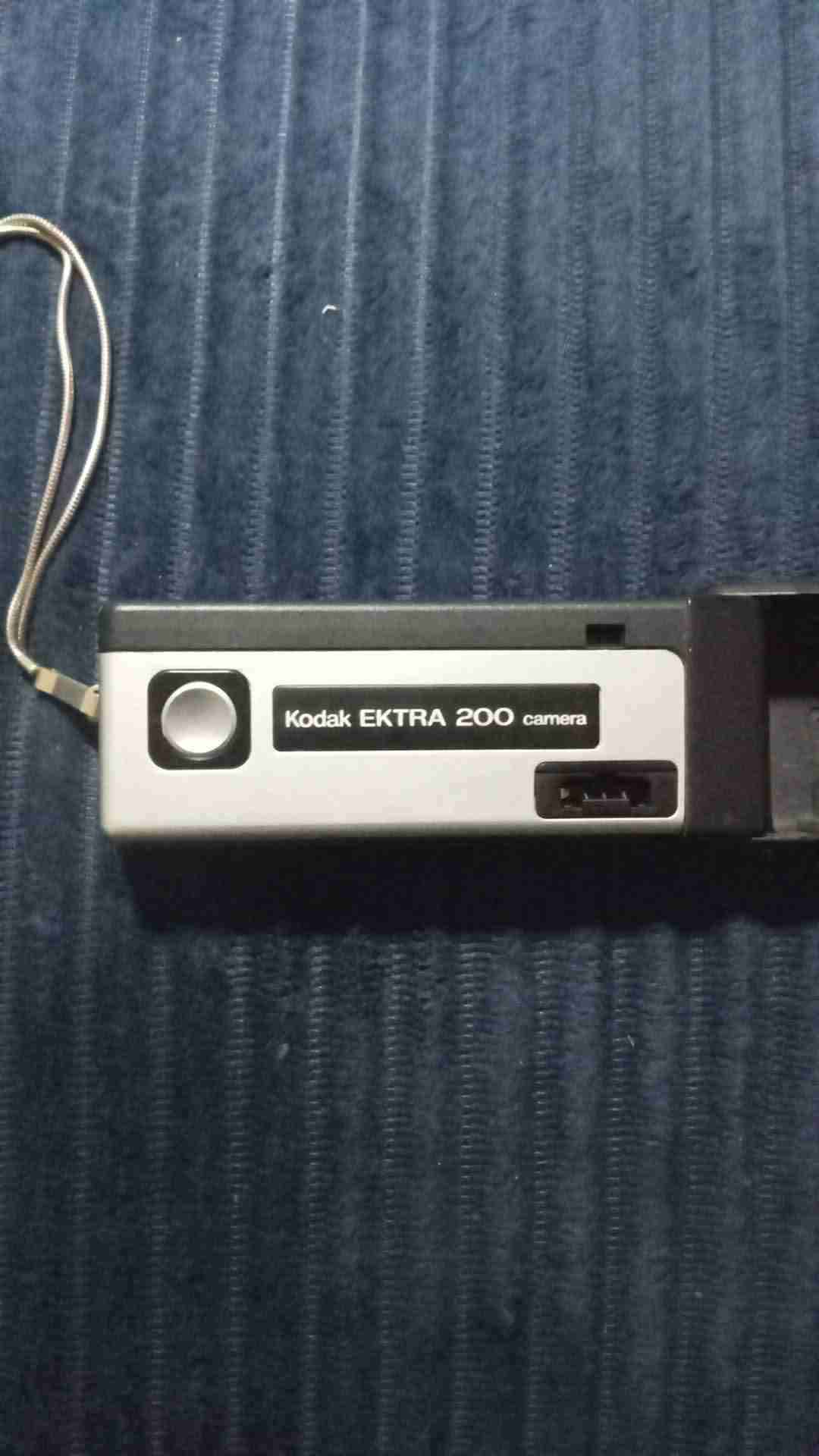 Cámara analógica vintage Kodak 200 - miniatura 2