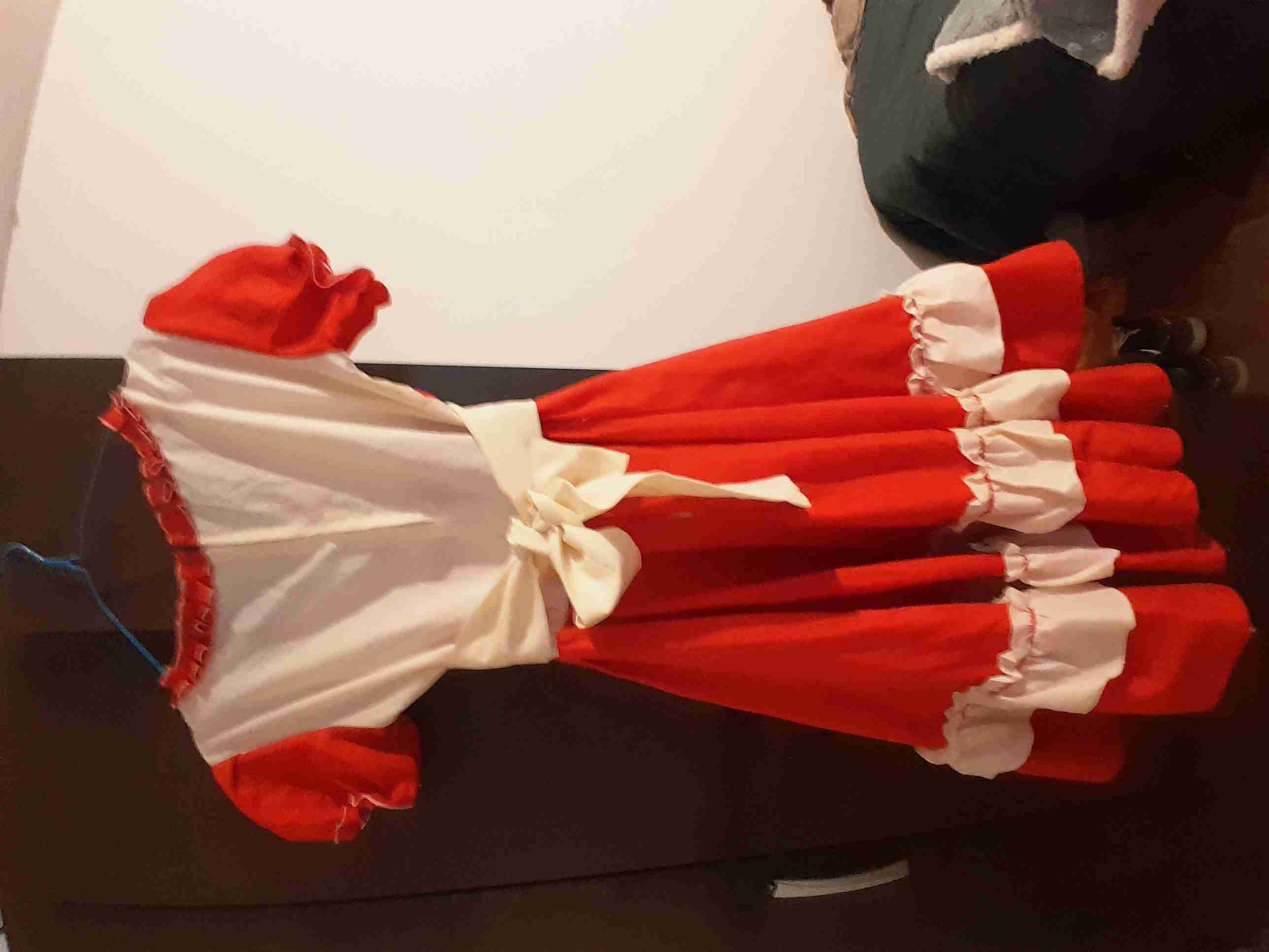 Vestido tradicional rojo y blanco - miniatura 1