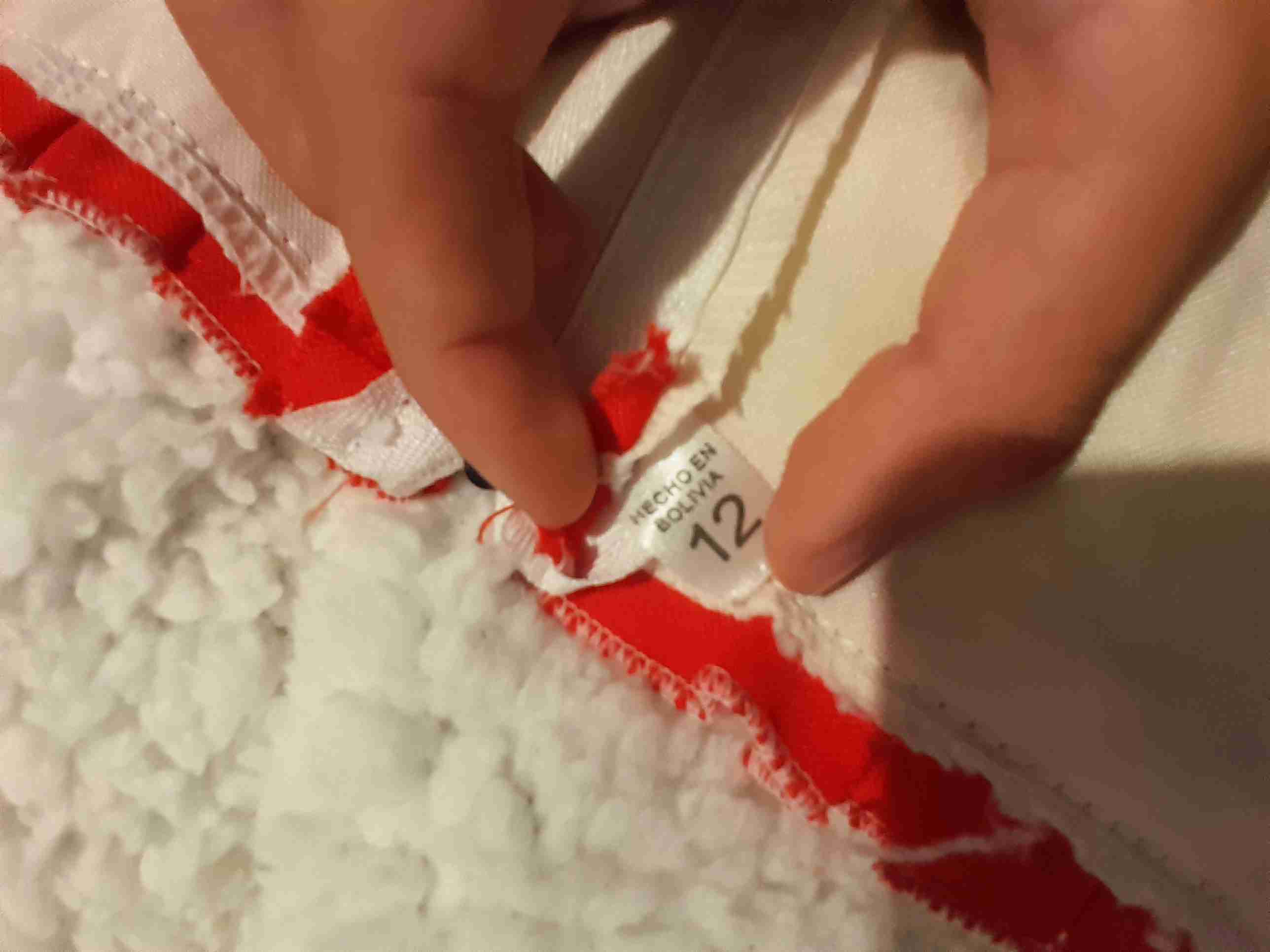 Vestido tradicional rojo y blanco - miniatura 3