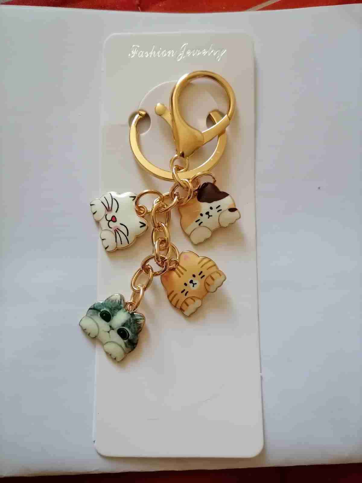 Llavero con dijes coloridos - miniatura 2