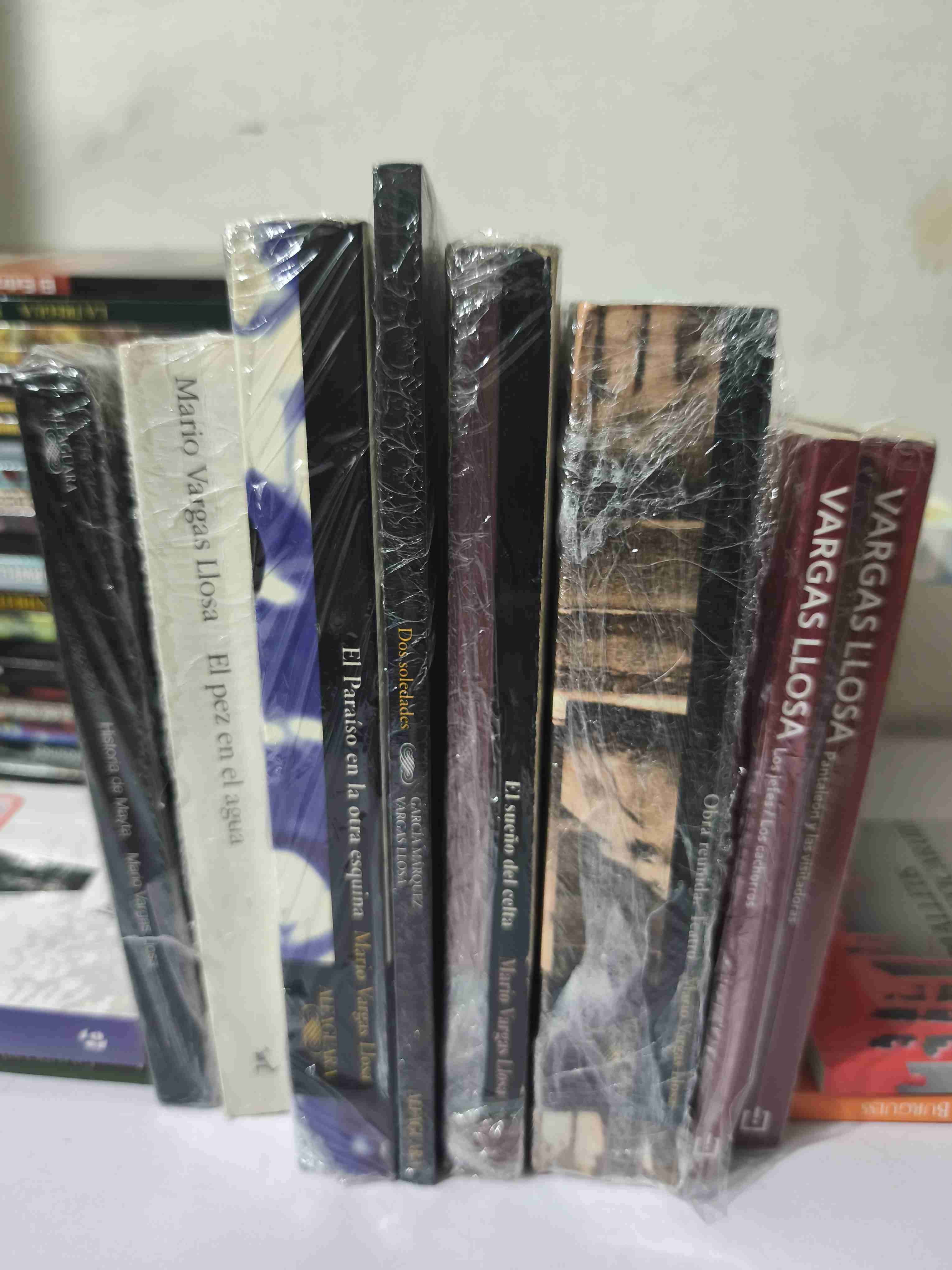 Lote de libros empaquetados - miniatura 1