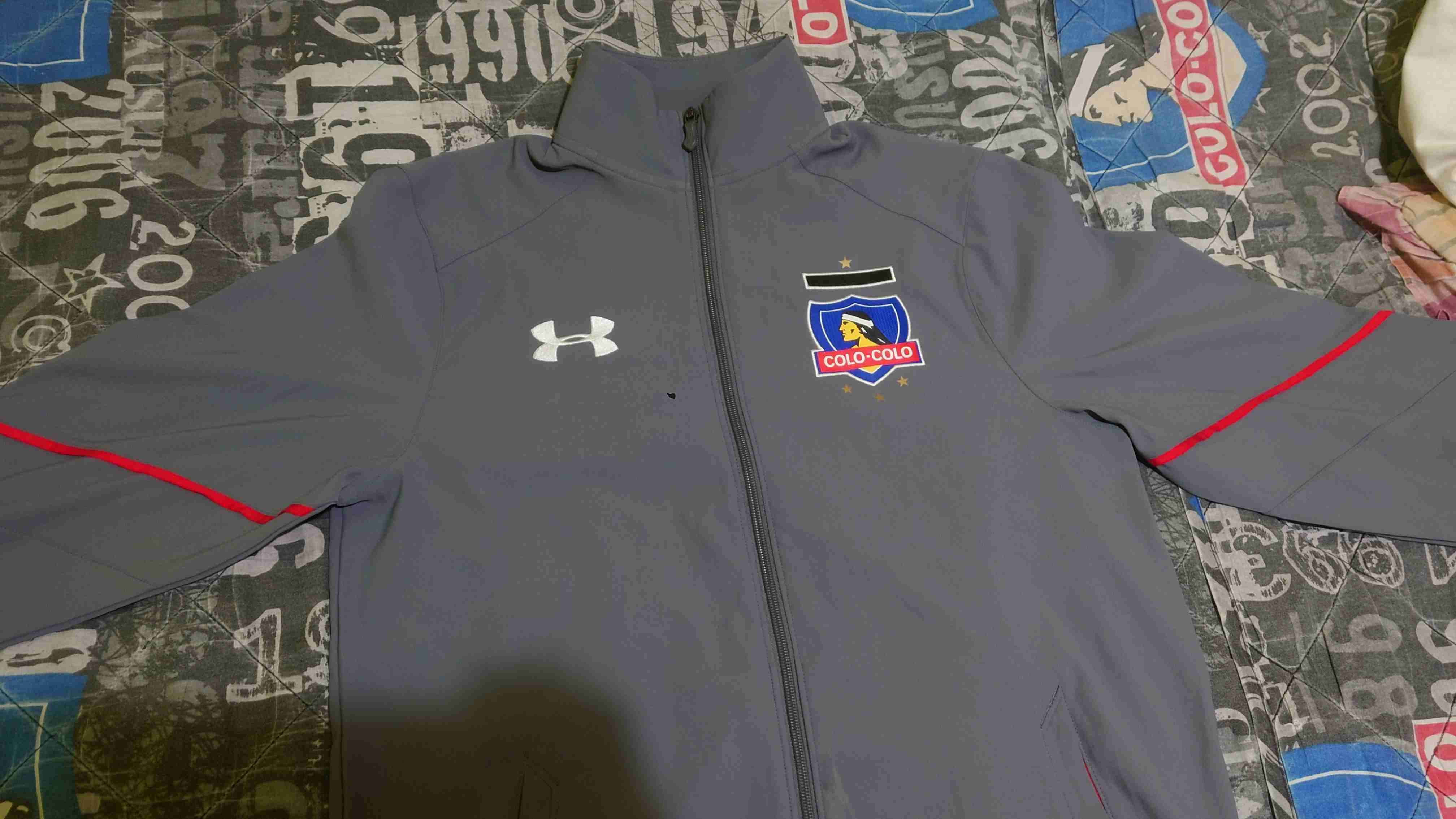 Chaqueta deportiva Colo Colo gris - 1