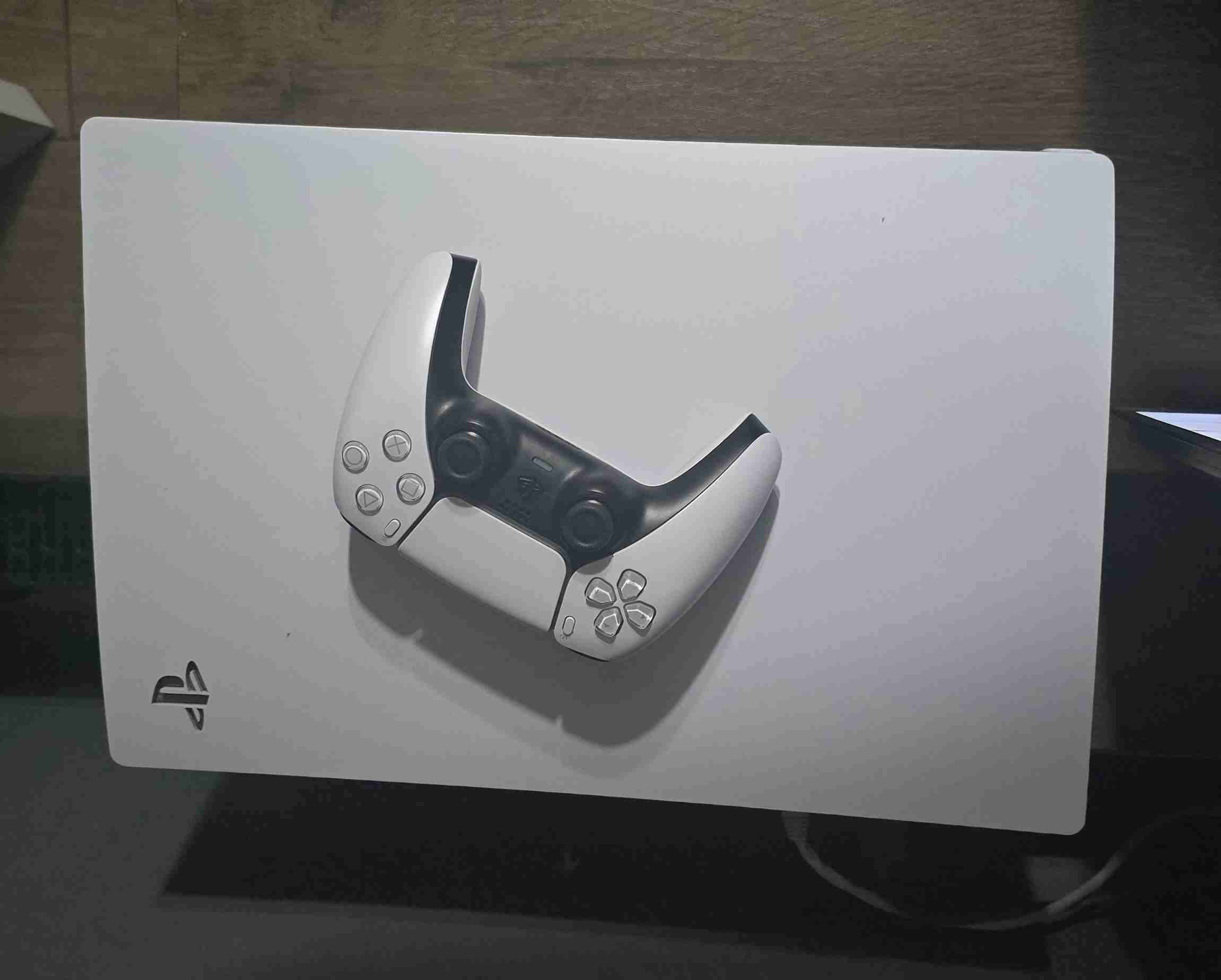 PS5 con lector + caja + control – impecable - miniatura 2