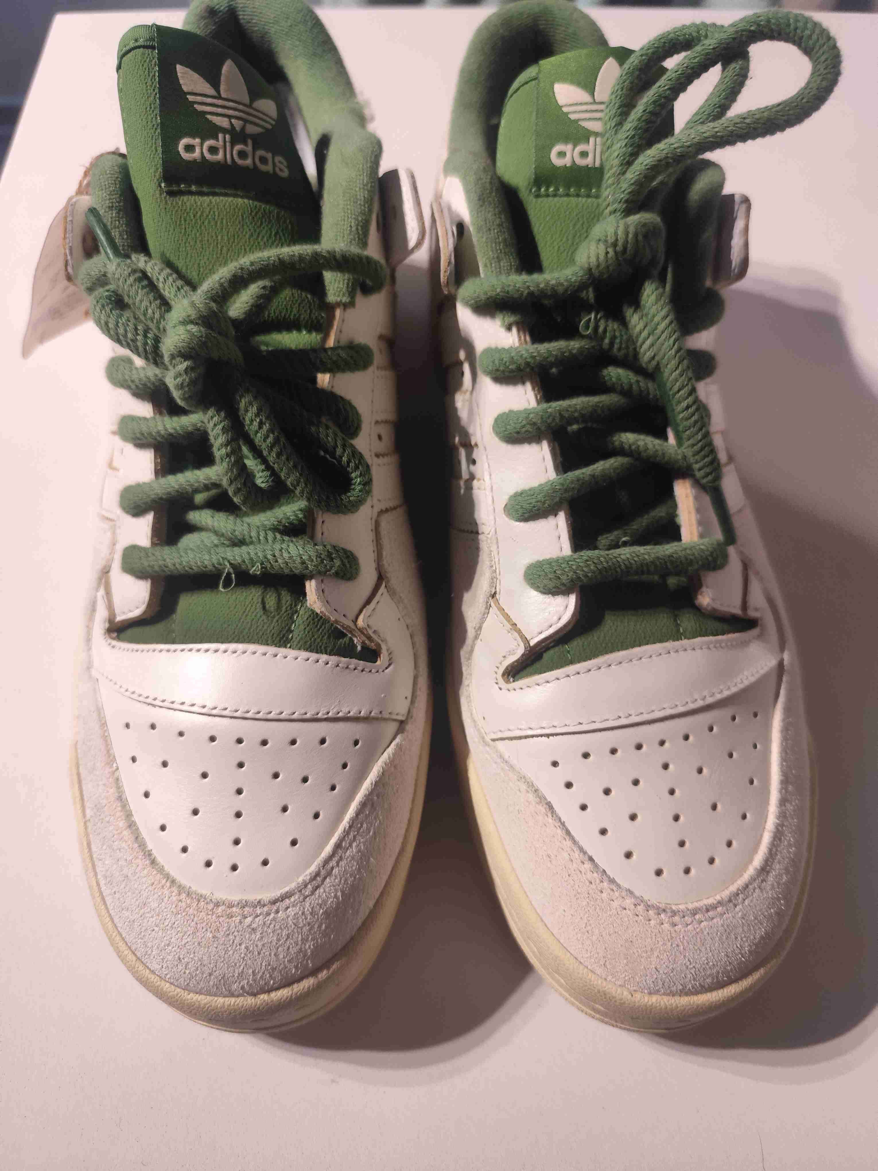 Zapatillas blancas adidas verdes - miniatura 1