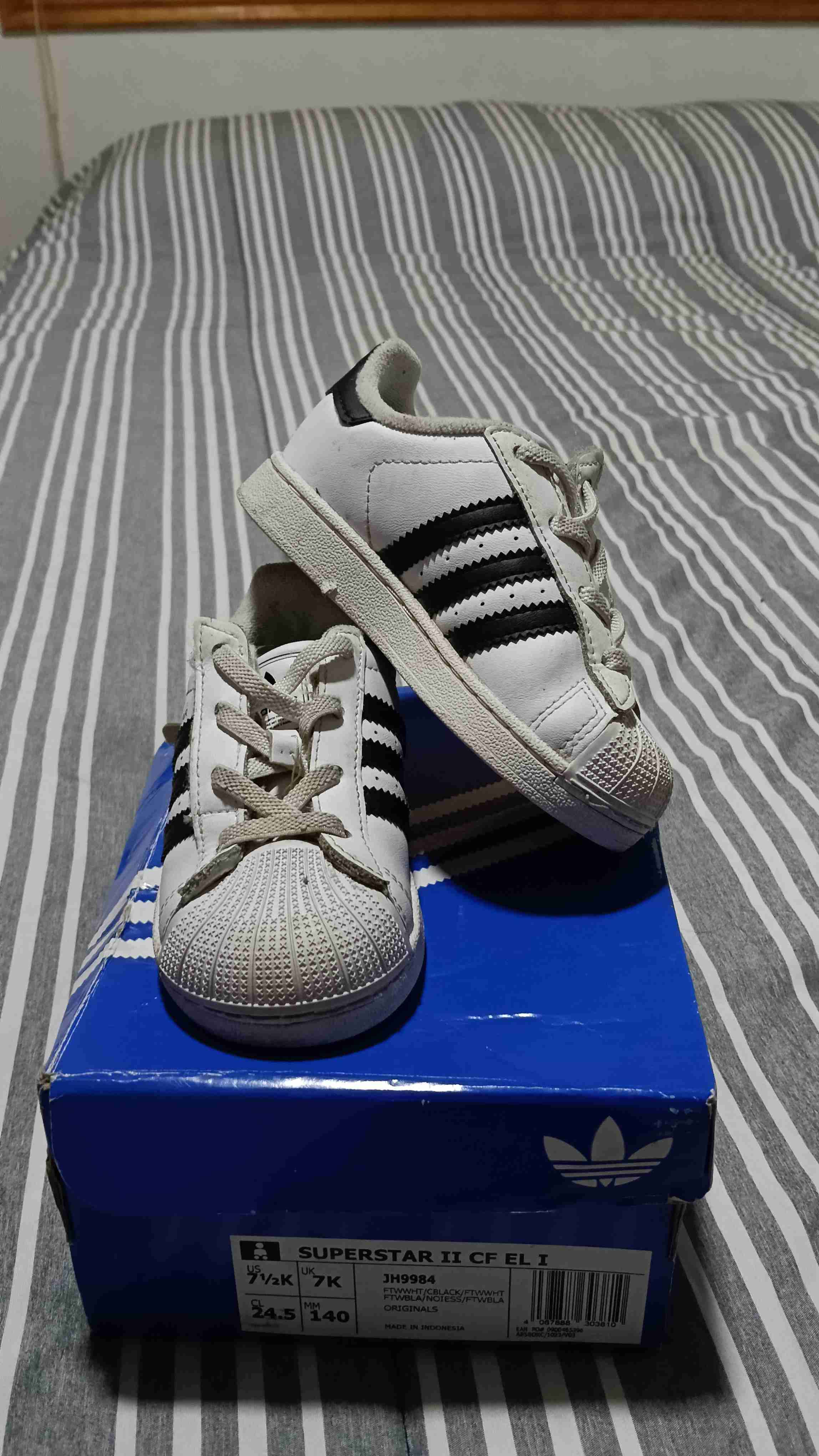 Zapatillas infantiles deportivas blancas - miniatura 1