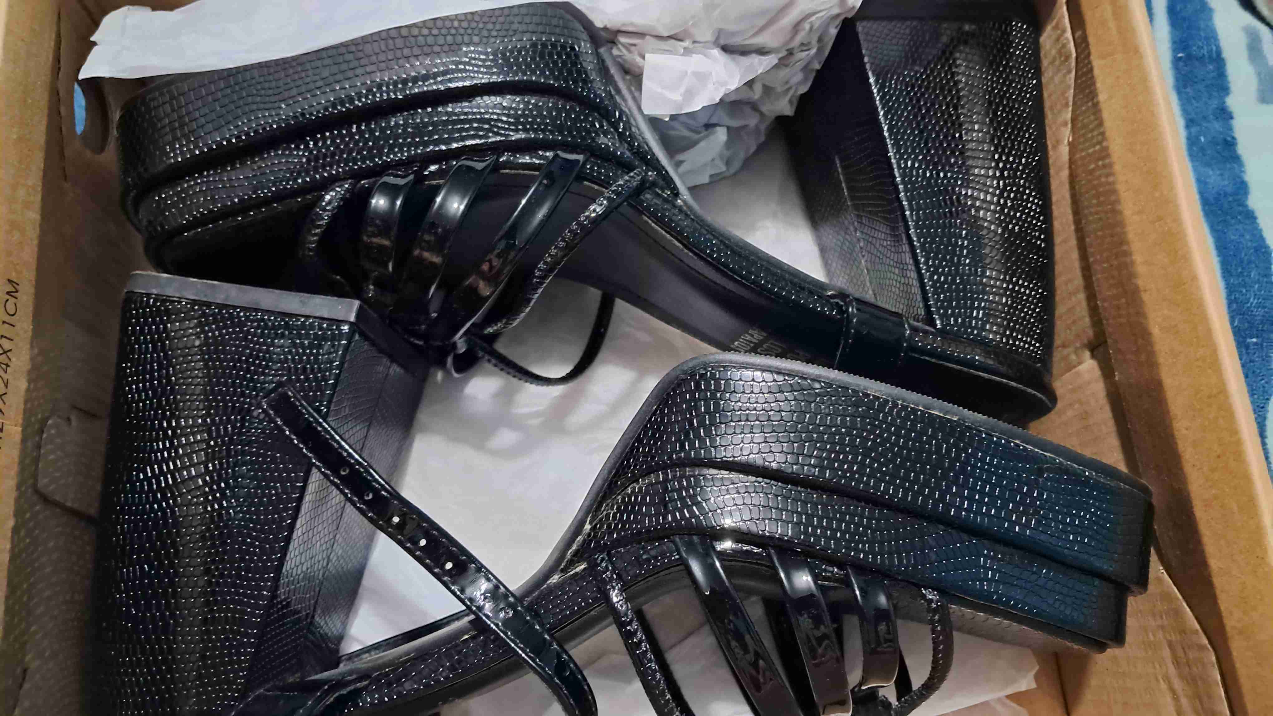 Sandalias negras elegantes - miniatura 2