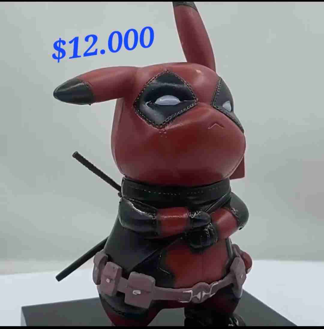 Figura de colección Pikachu Deadpool - miniatura 1