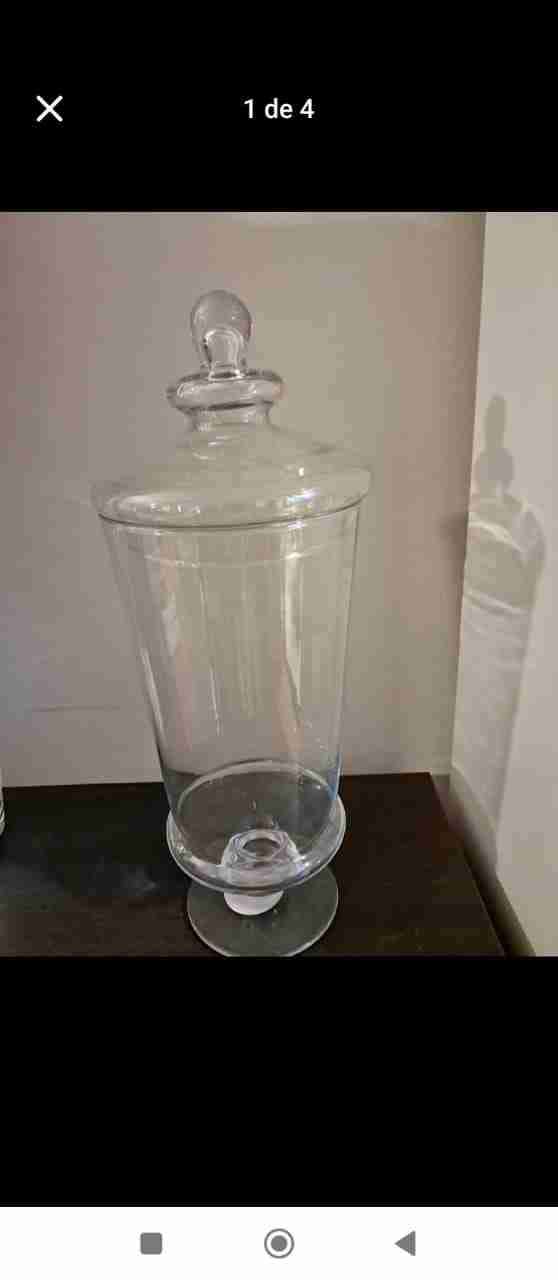 Jarrón de vidrio con tapa