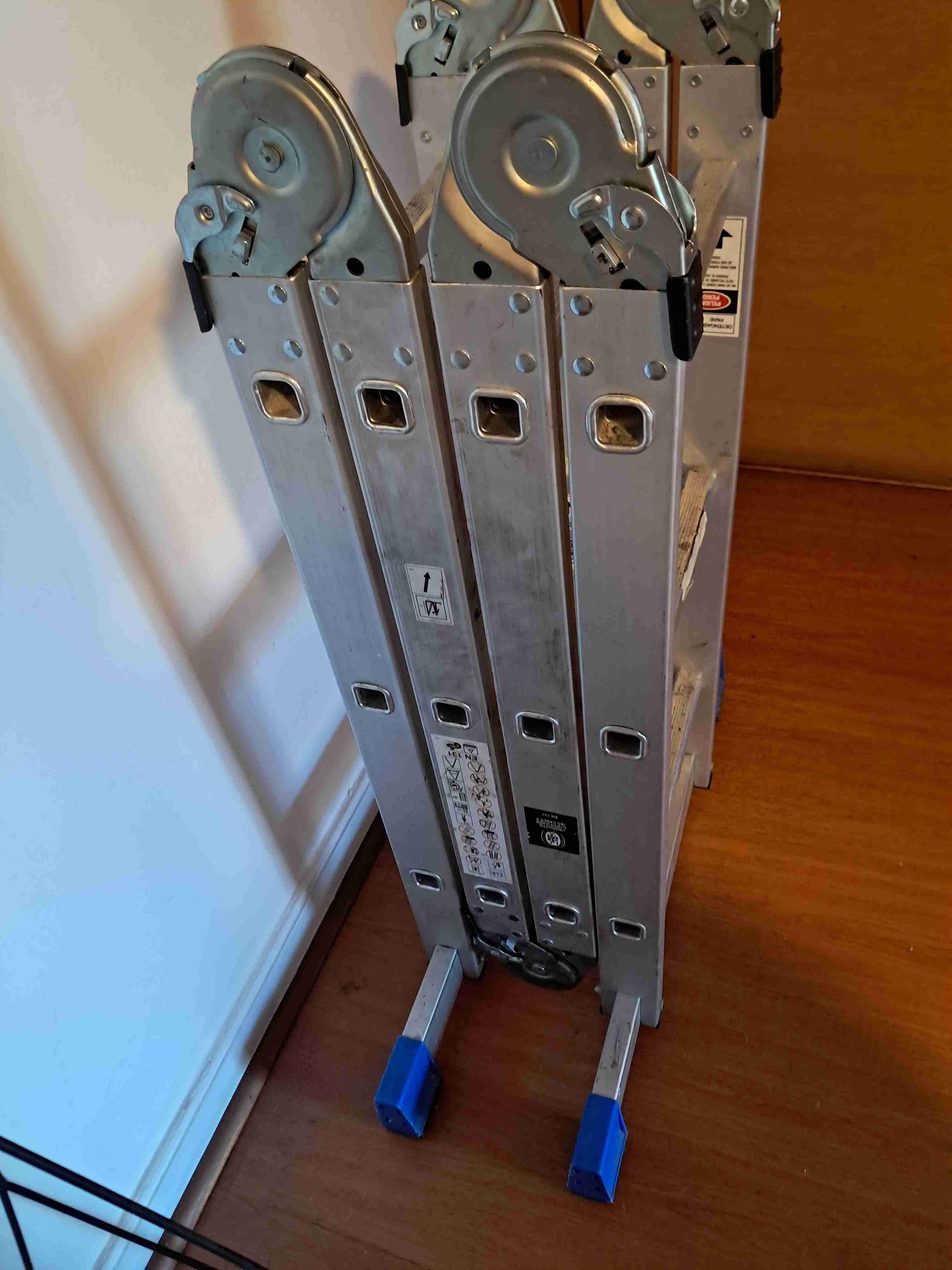 Escalera articulada de aluminio - miniatura 3