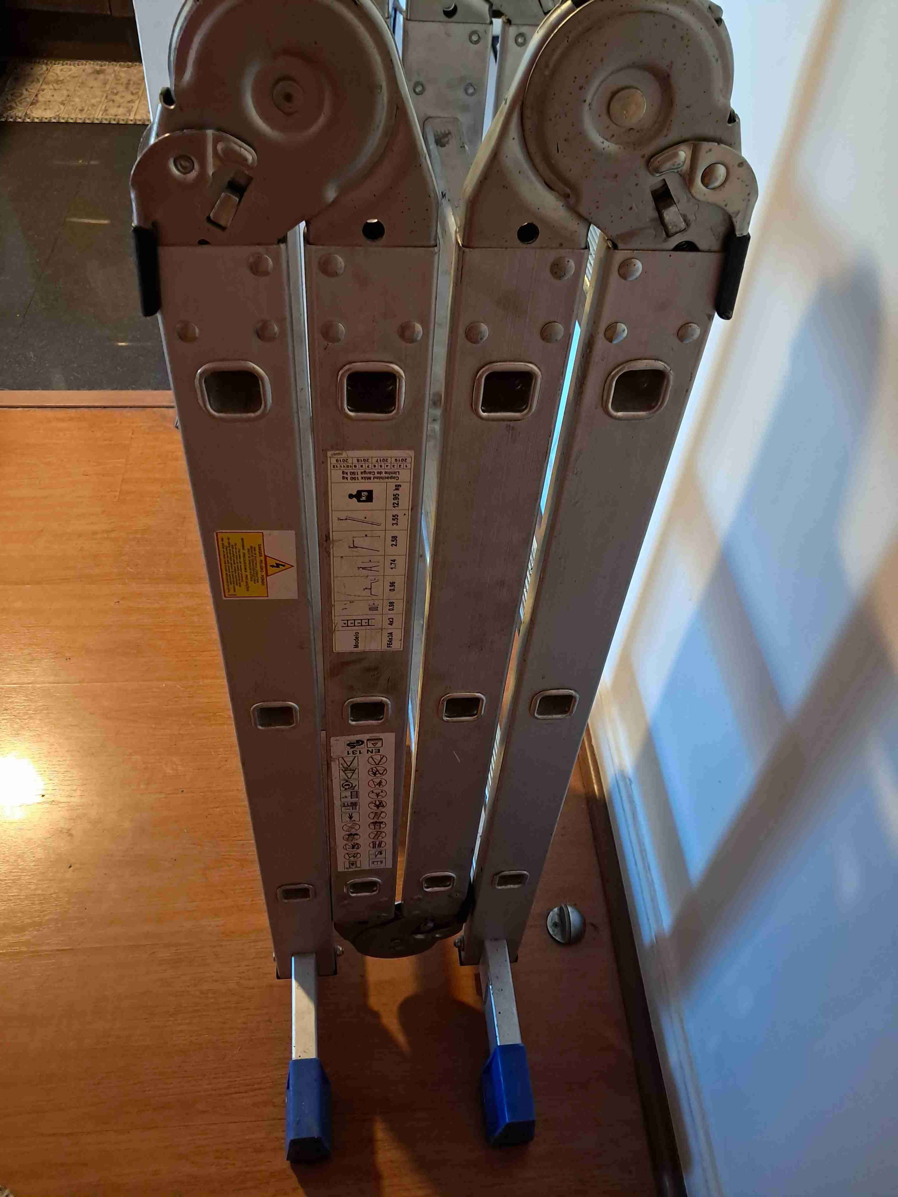 Escalera articulada de aluminio - miniatura 4