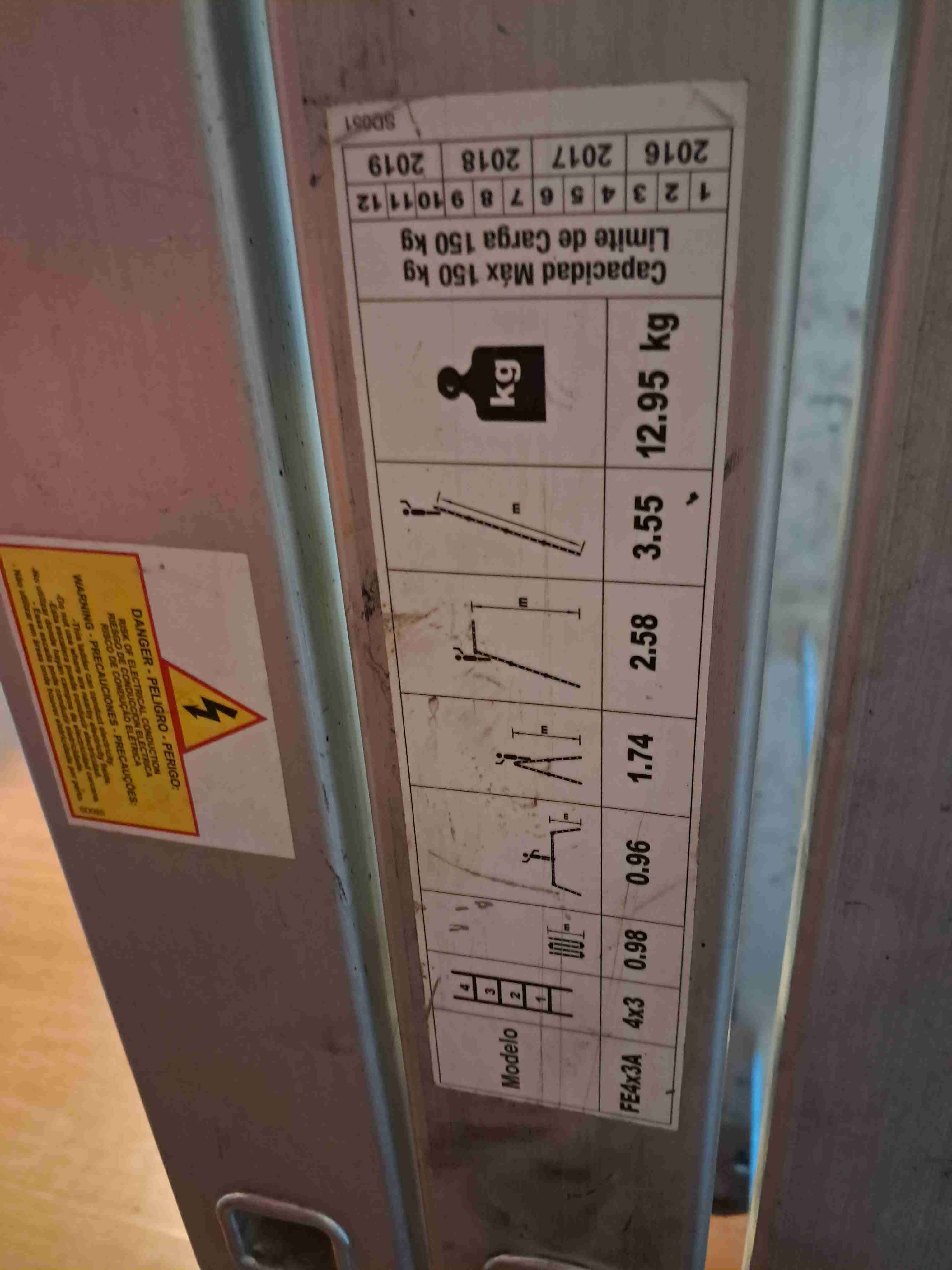 Escalera articulada de aluminio - miniatura 5