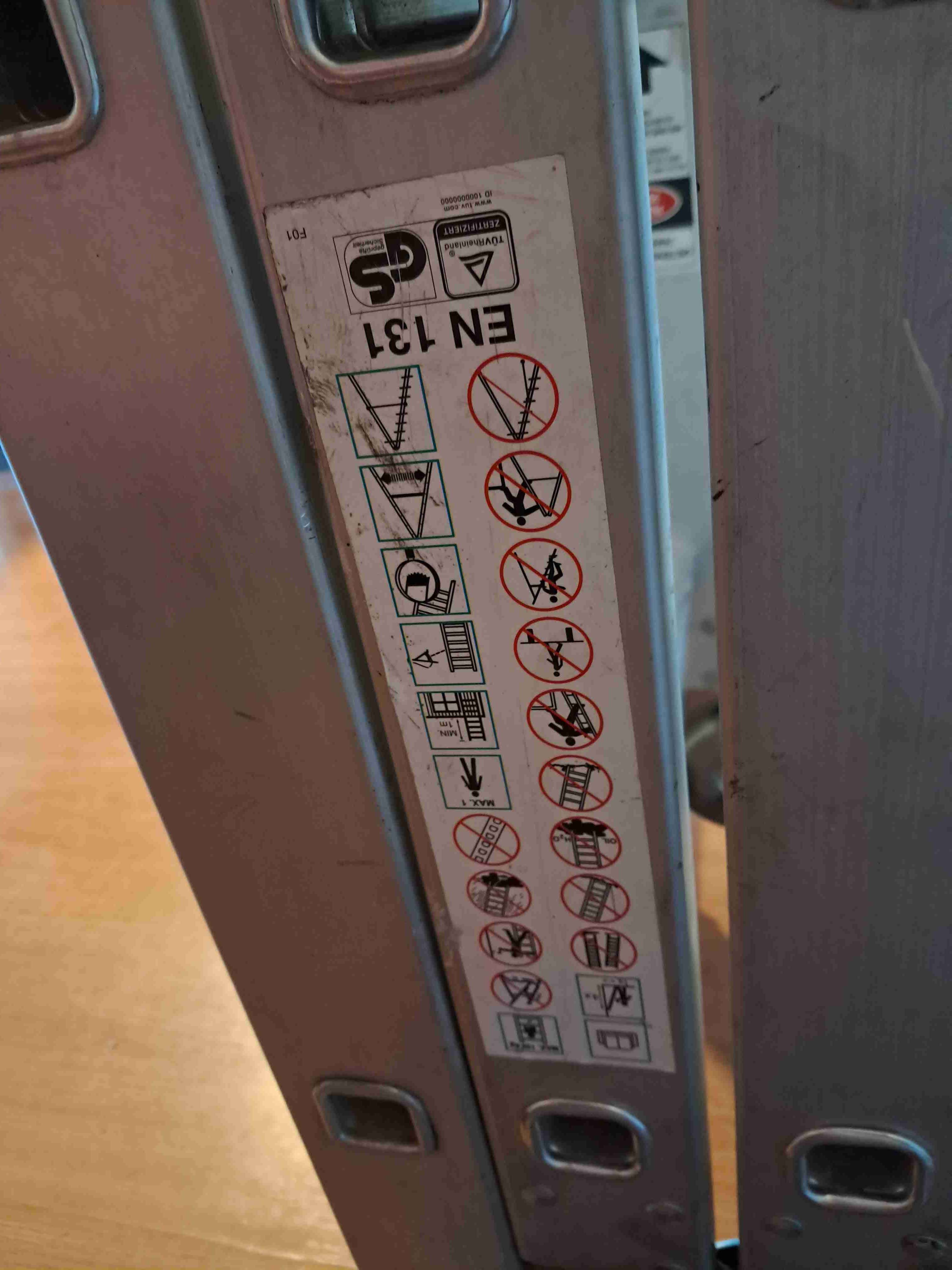 Escalera articulada de aluminio - miniatura 6