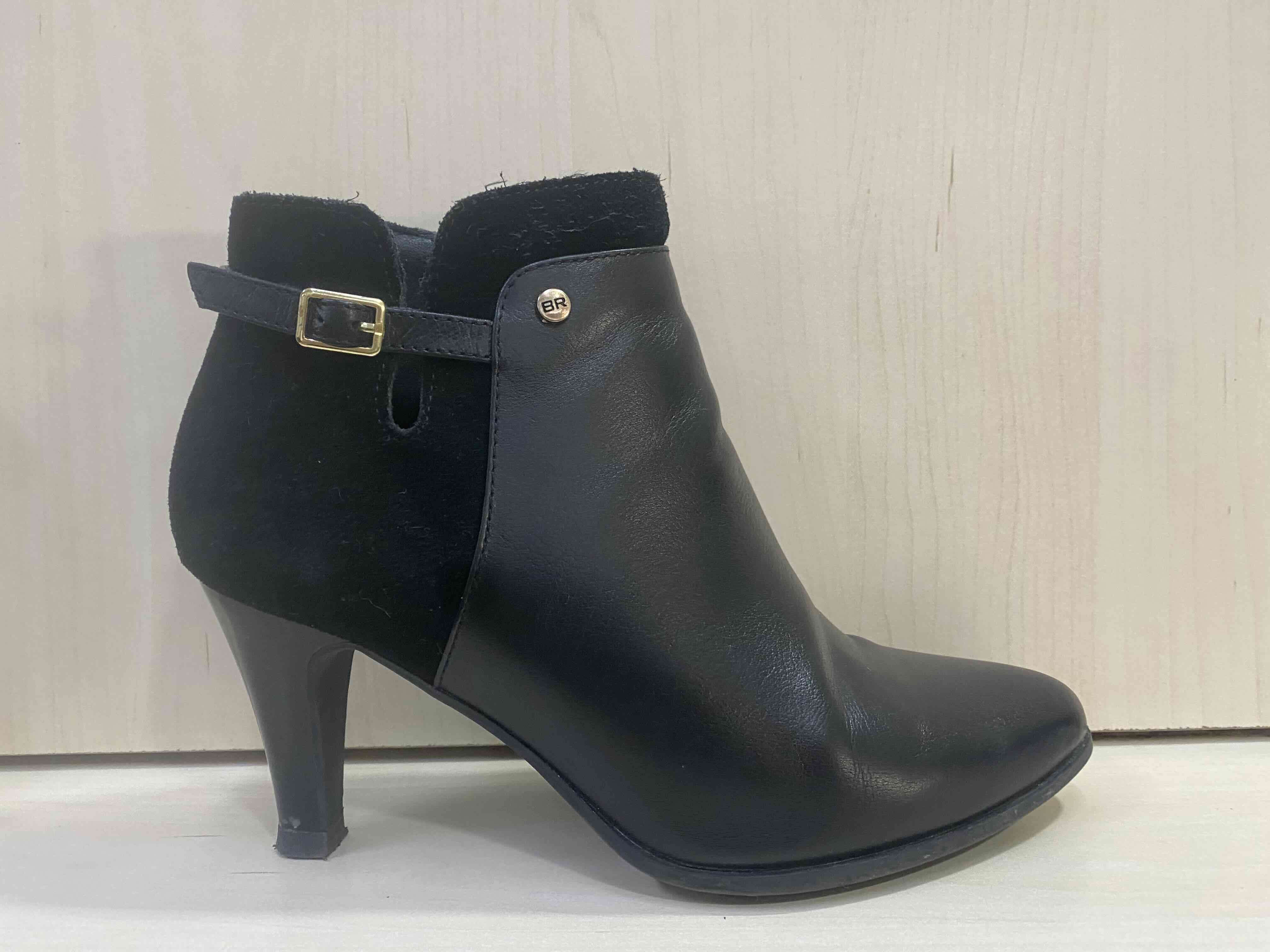 Botines negros con tacón - miniatura 2