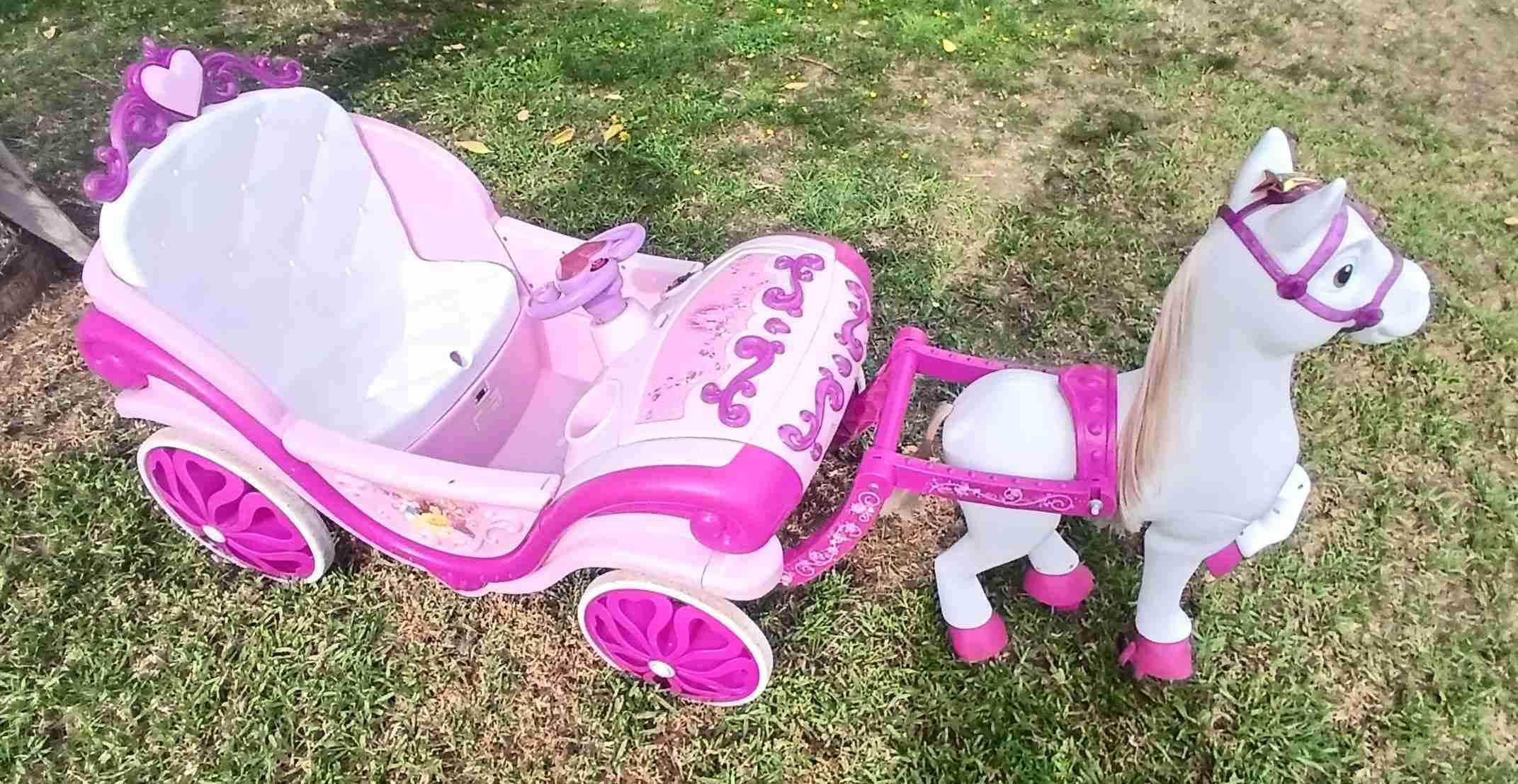 Carruaje de princesa a batería - miniatura 1