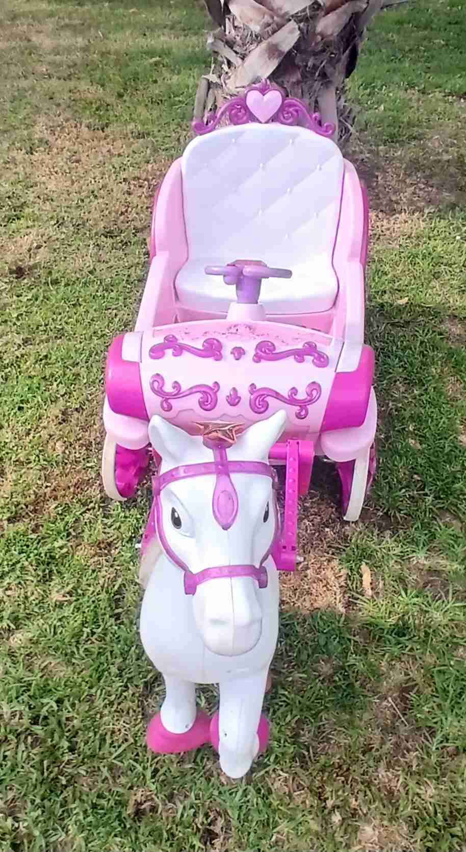 Carruaje de princesa a batería - miniatura 2