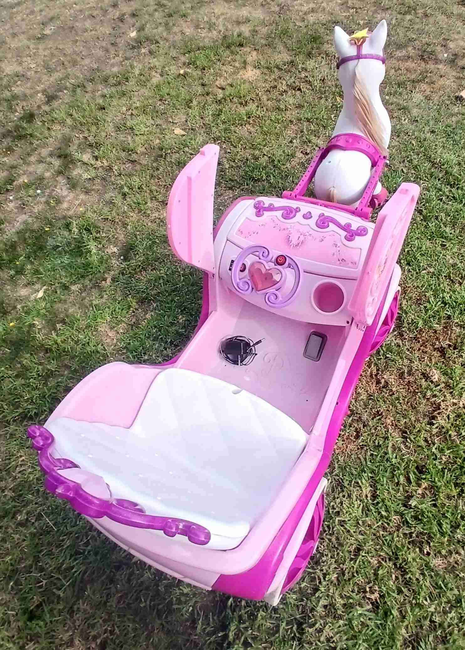 Carruaje de princesa a batería - miniatura 3