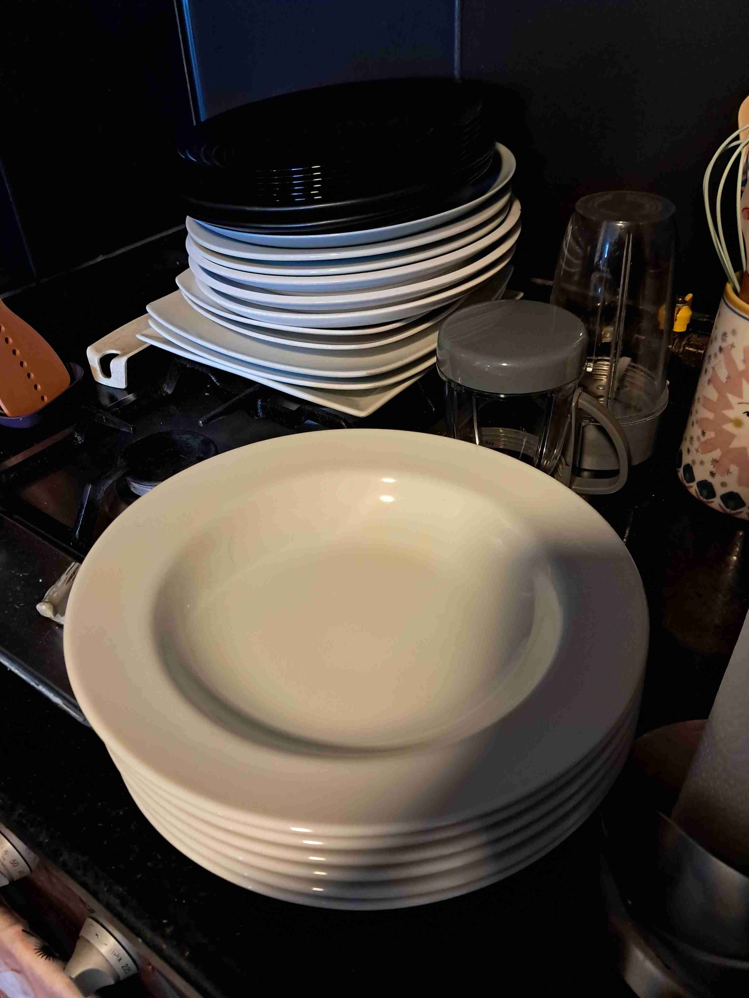 Juego de platos blancos