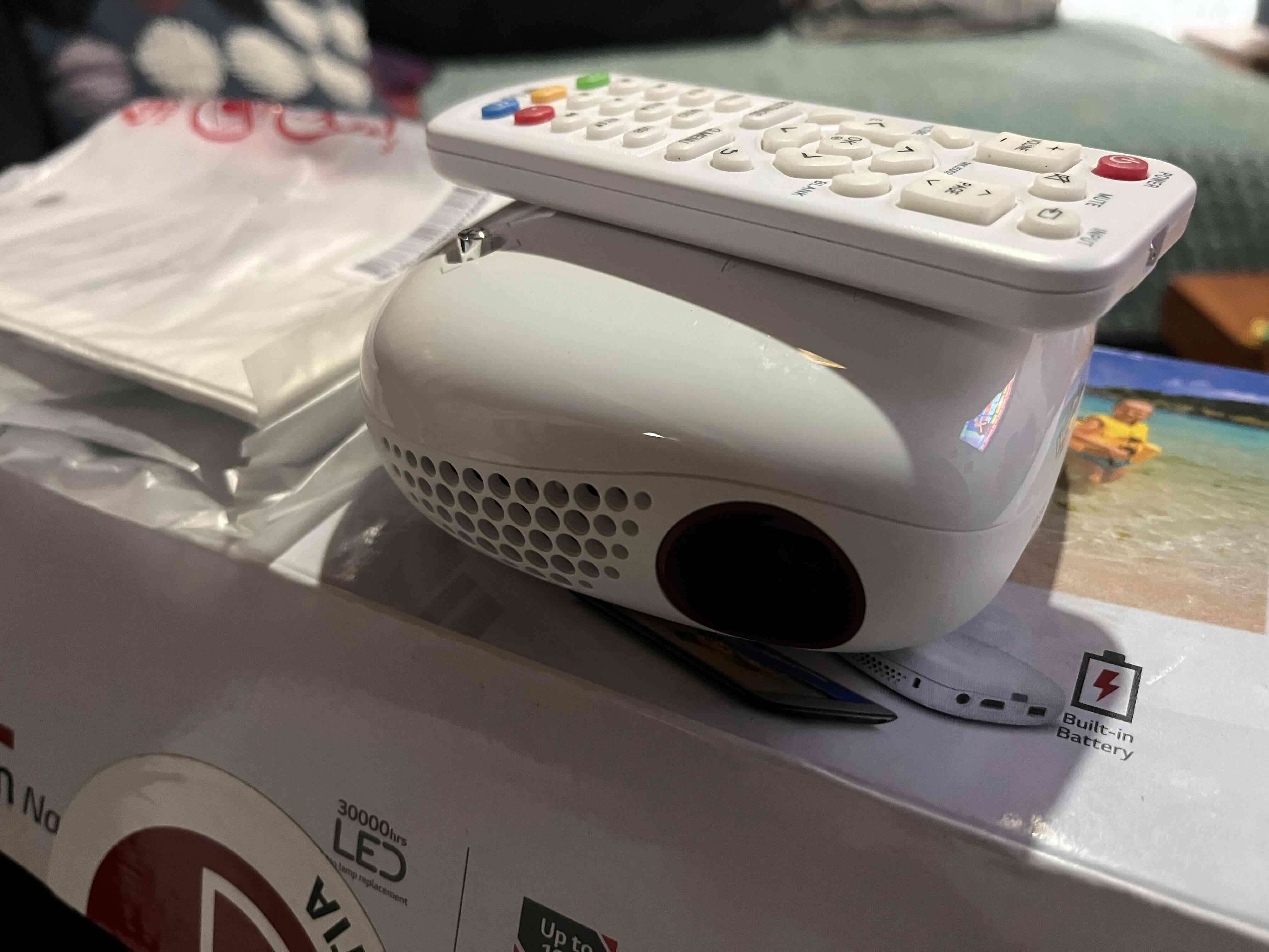 Proyector LG Mini Beam PV150G - miniatura 2