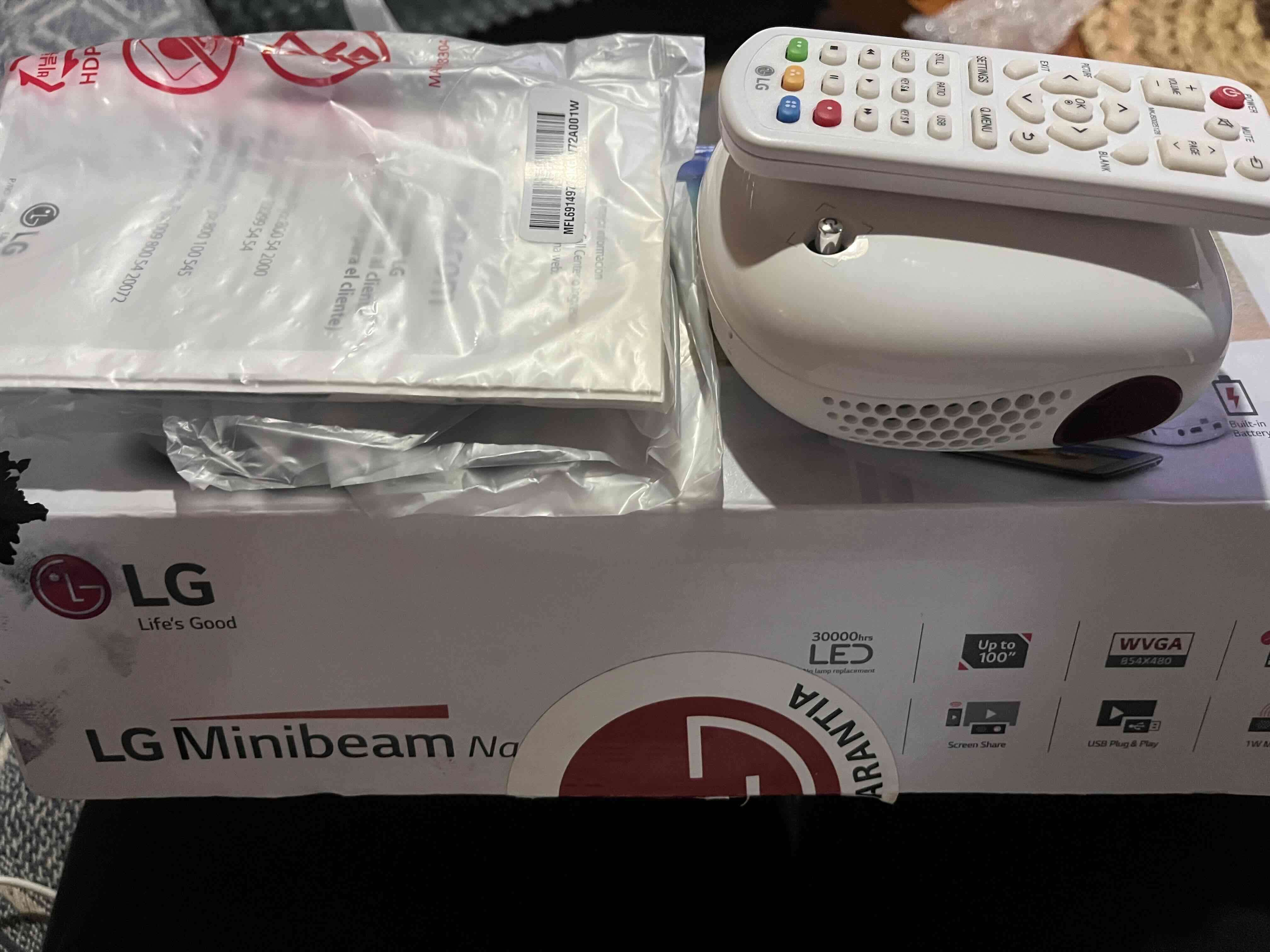 Proyector LG Mini Beam PV150G - miniatura 3