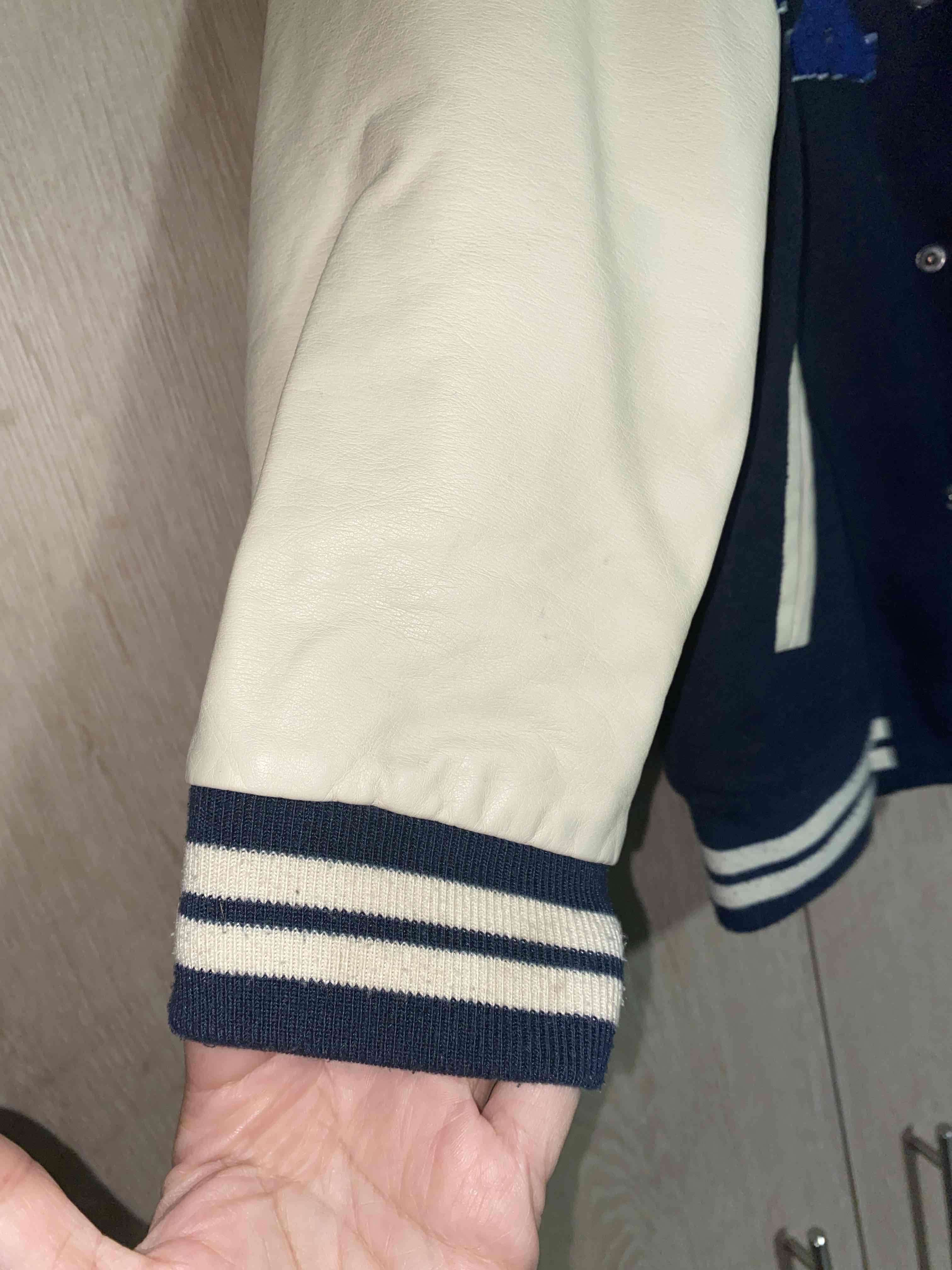 Chaqueta niño varsity azul y blanca - miniatura 2