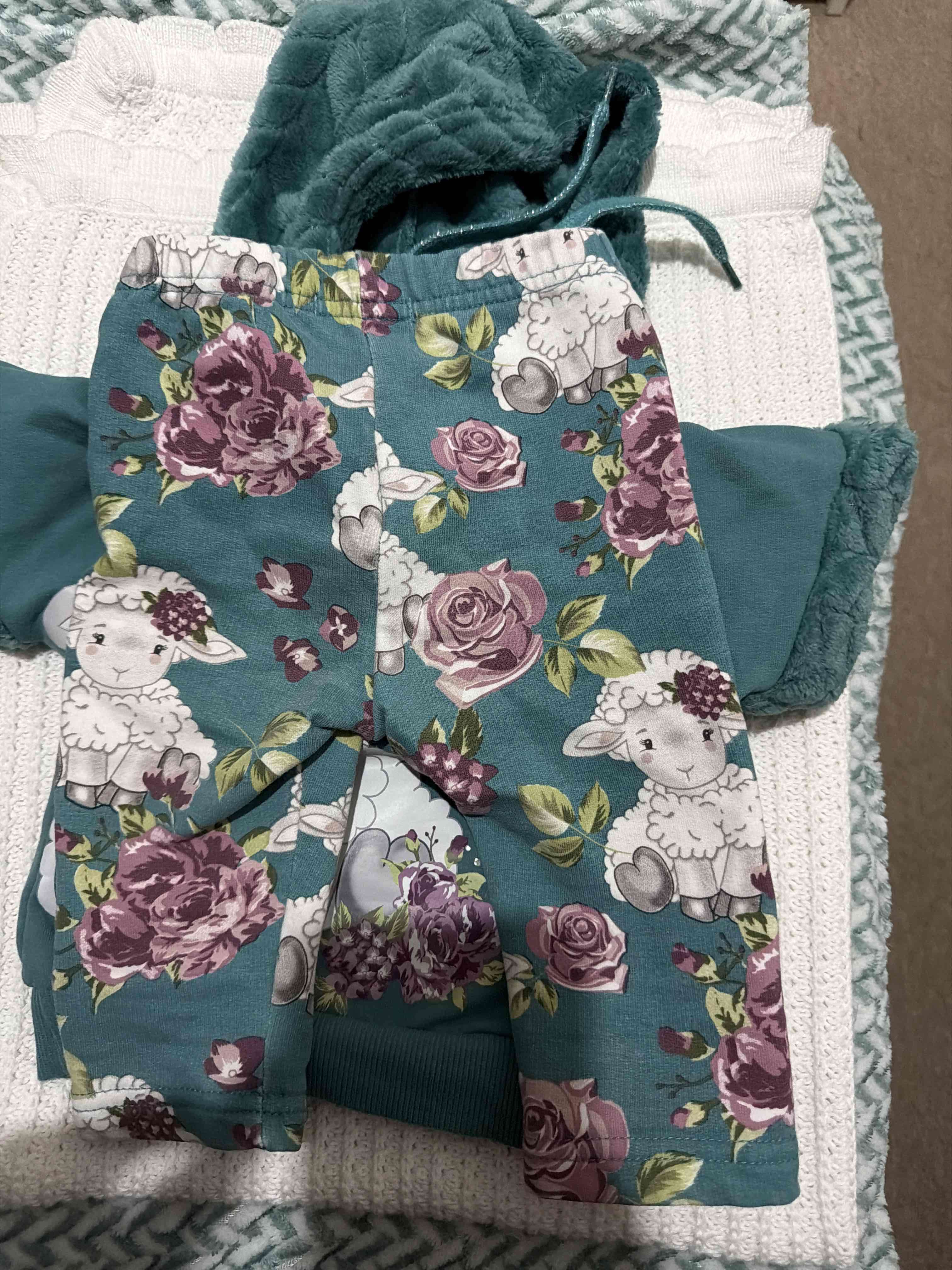 Conjunto infantil con ovejitas - miniatura 3