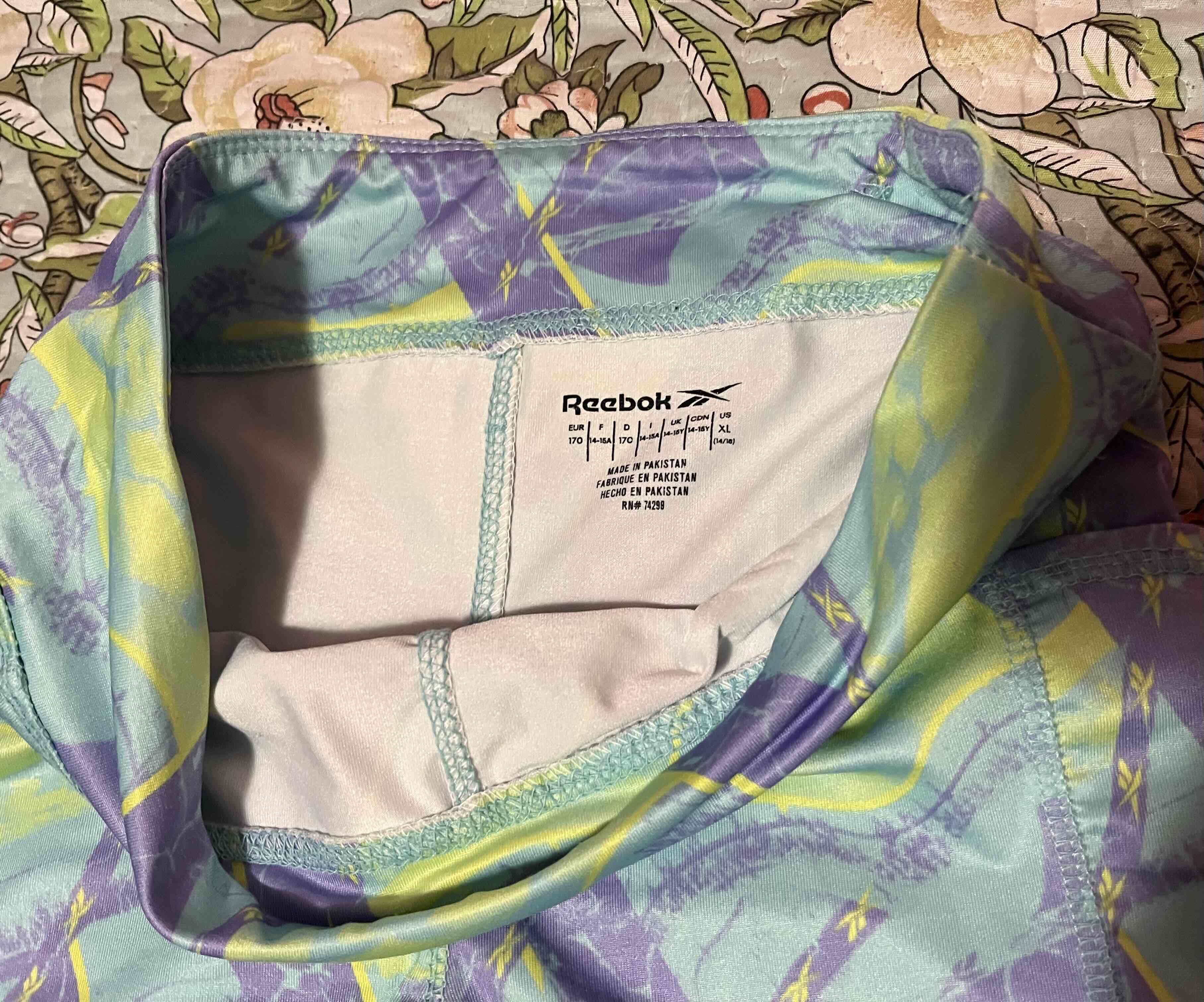 Shorts deportivos coloridos - miniatura 2