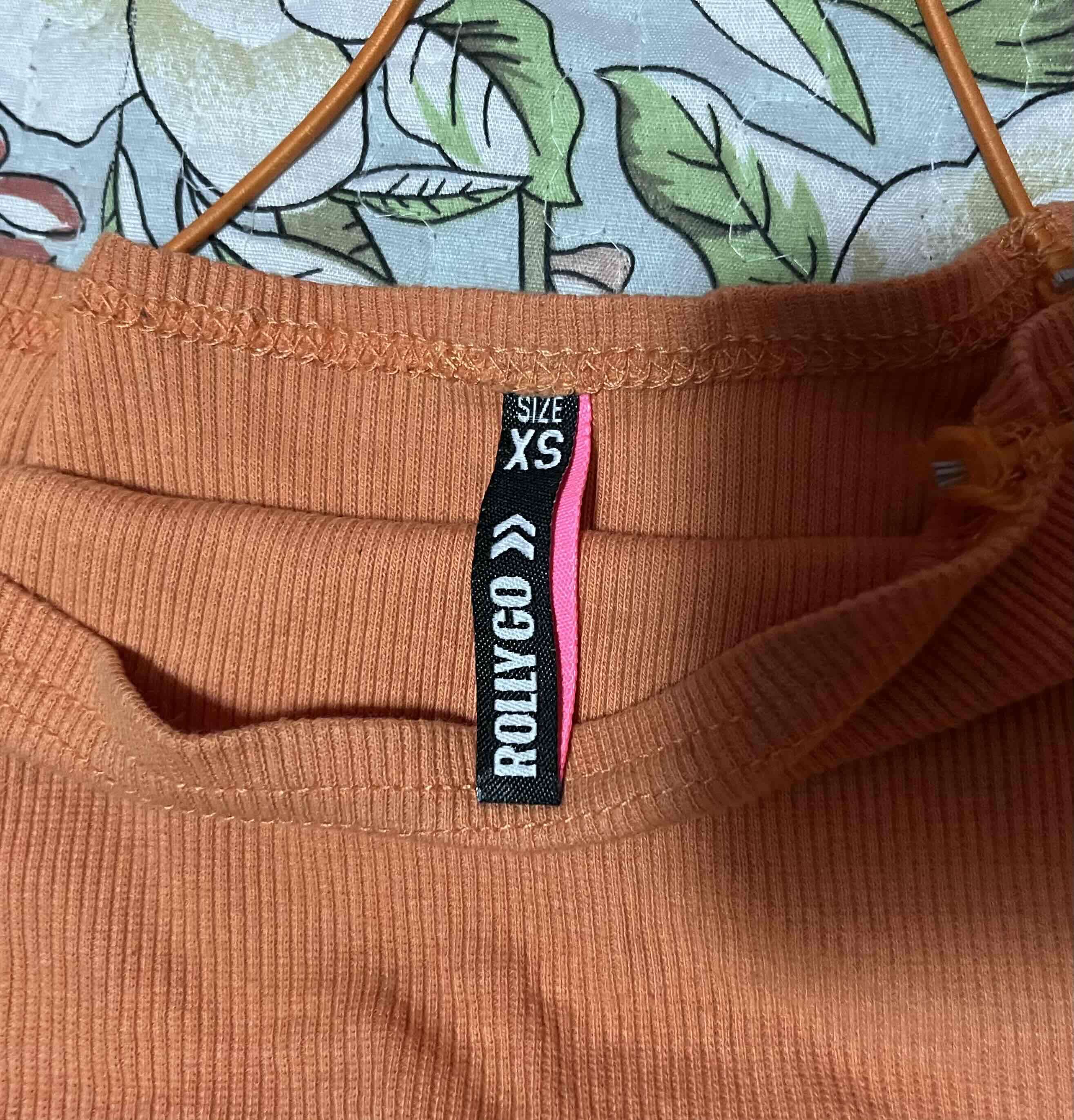 Top con tirantes naranja - miniatura 2