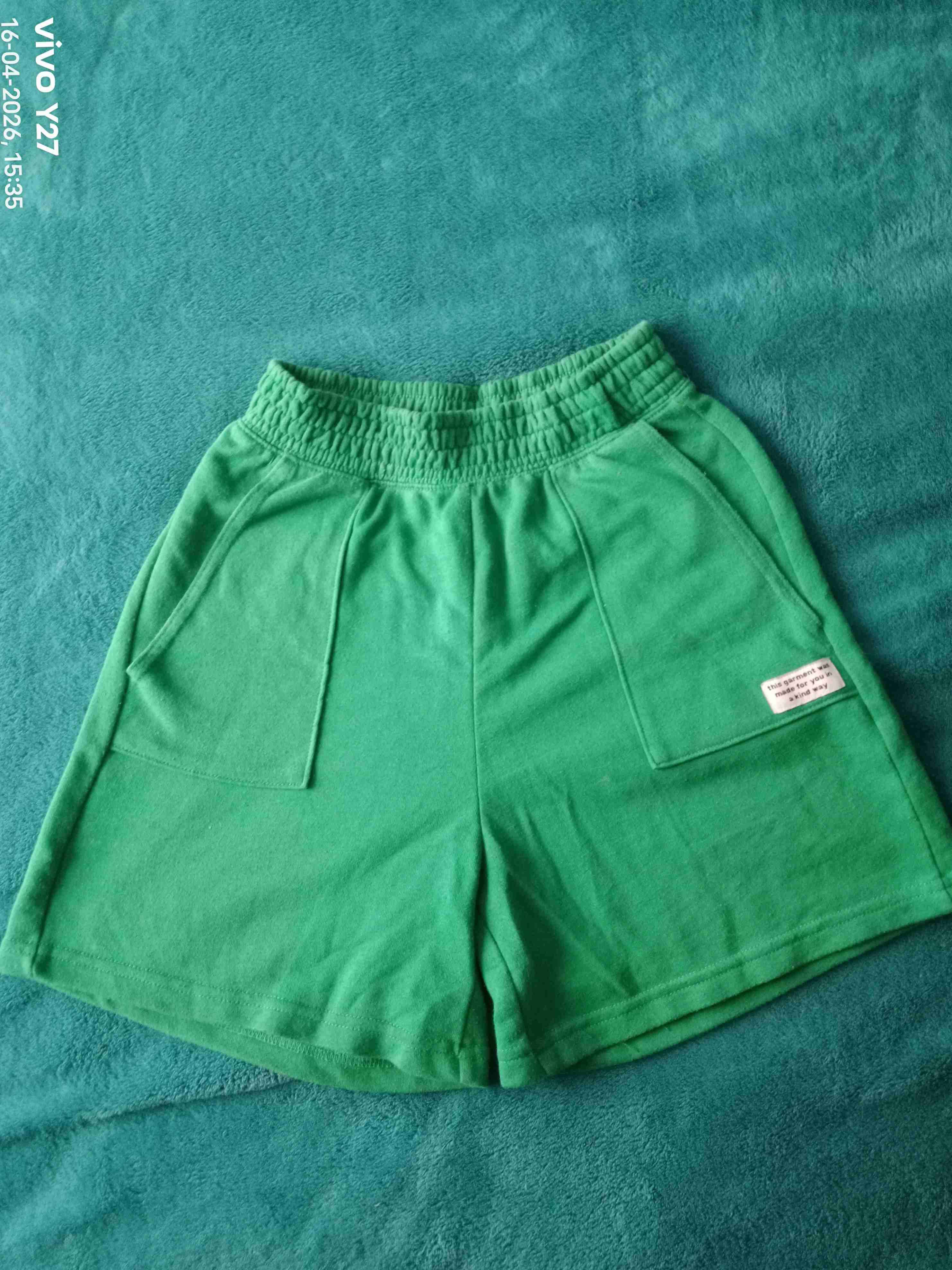 Shorts verdes deportivos - miniatura 1