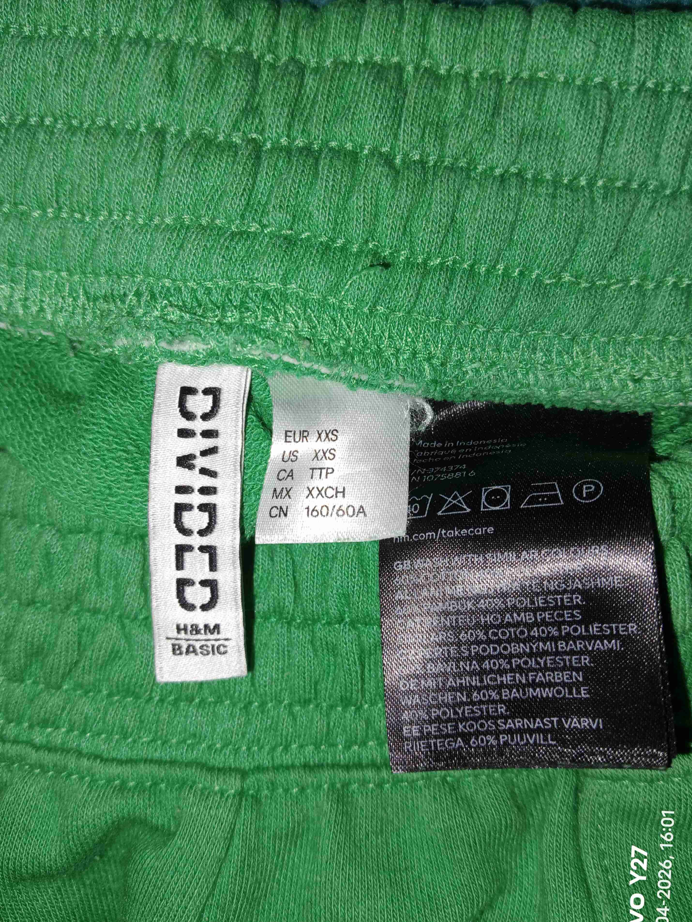 Shorts verdes deportivos - miniatura 2