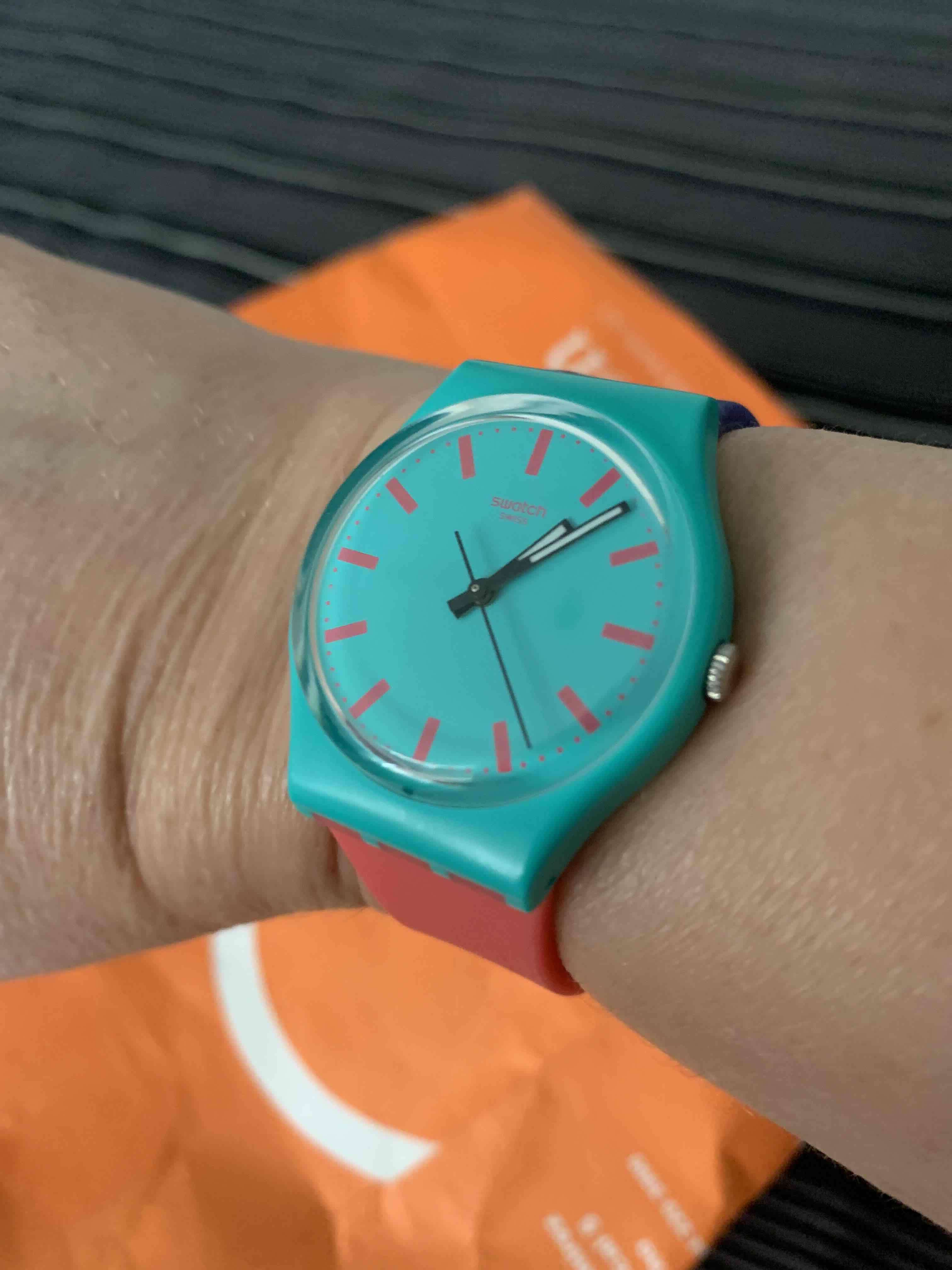 Reloj Swatch azul y rosa - miniatura 1