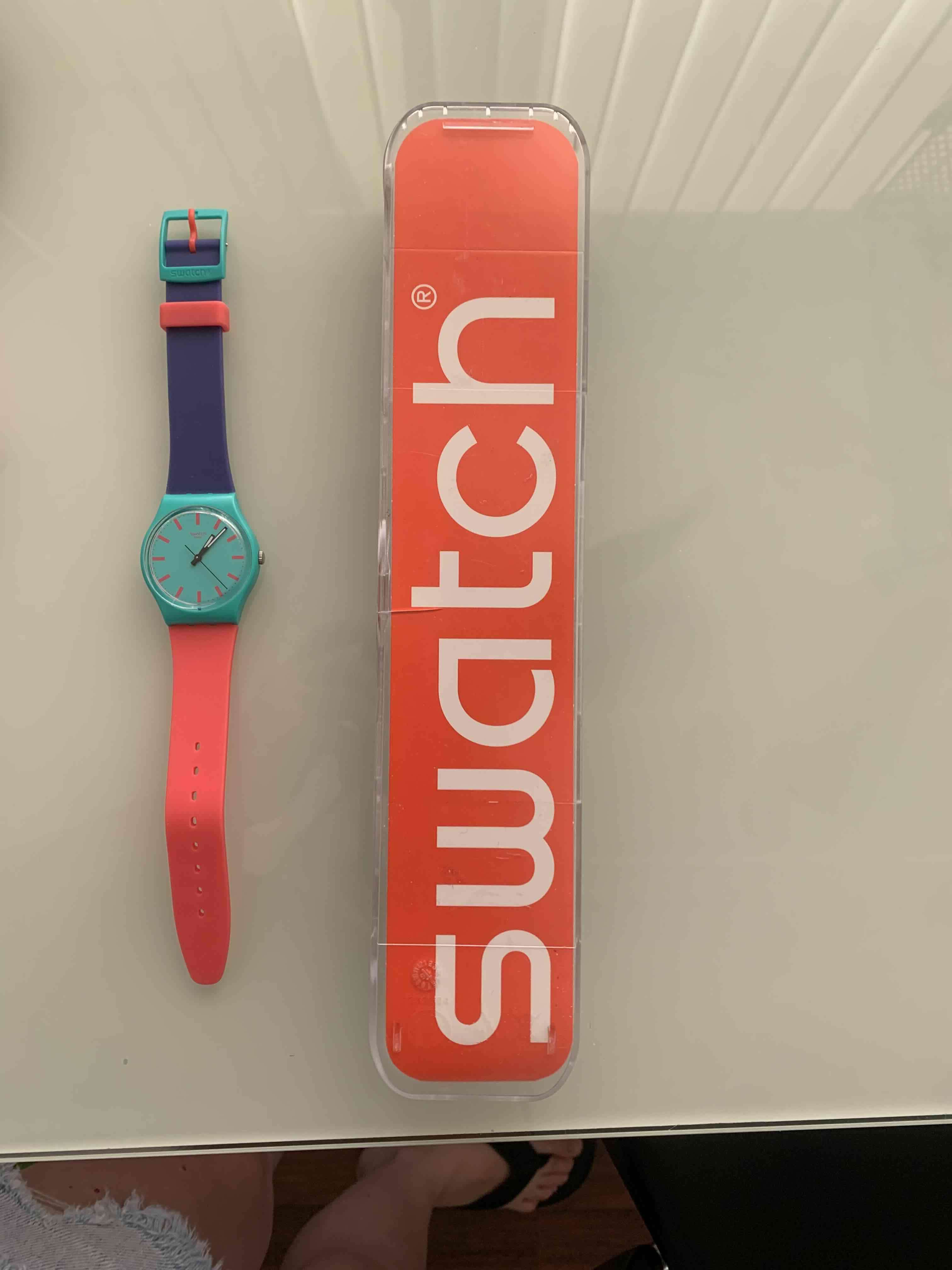 Reloj Swatch azul y rosa - miniatura 3
