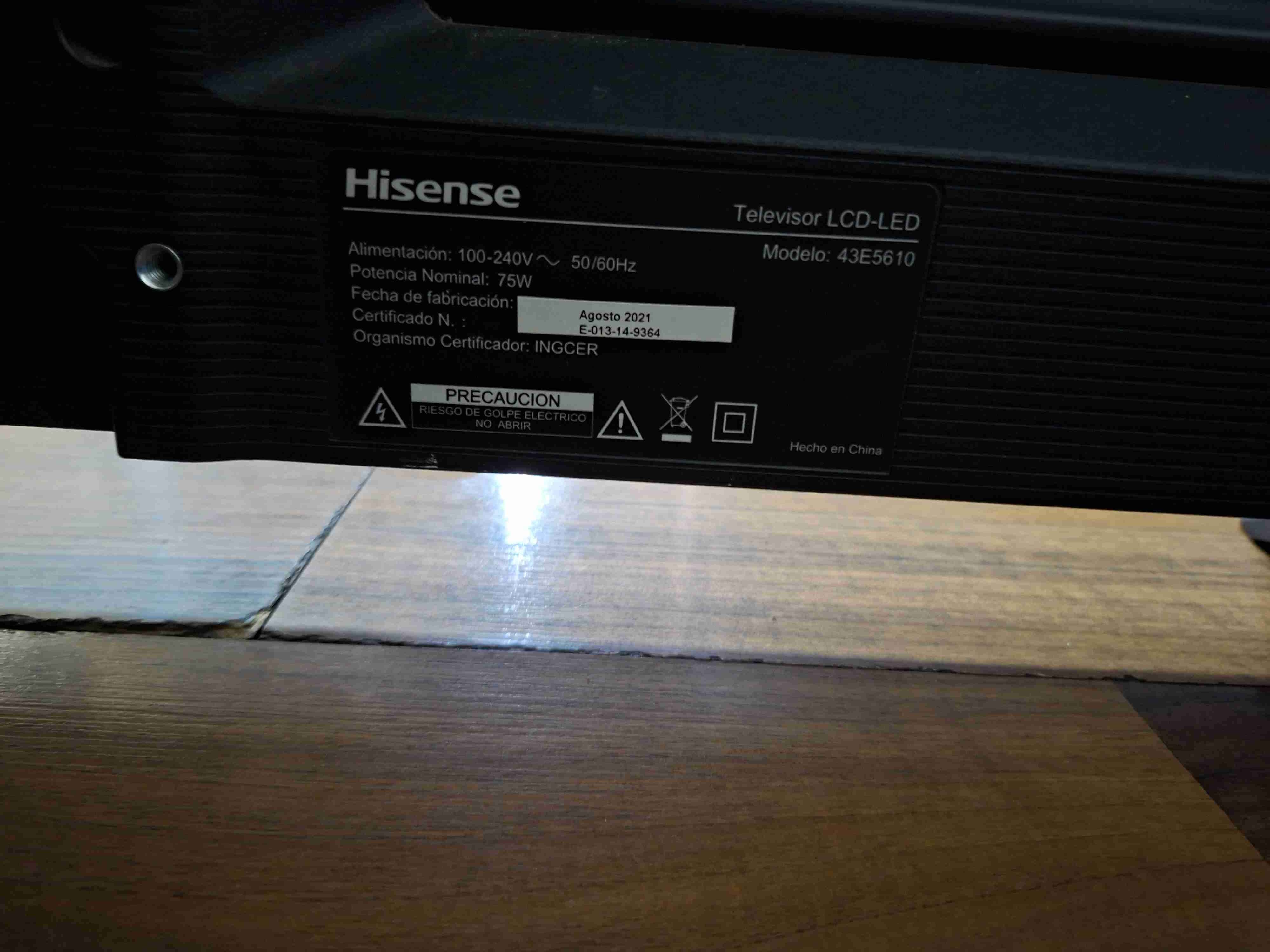 Televisor Android LED con control remoto - miniatura 2