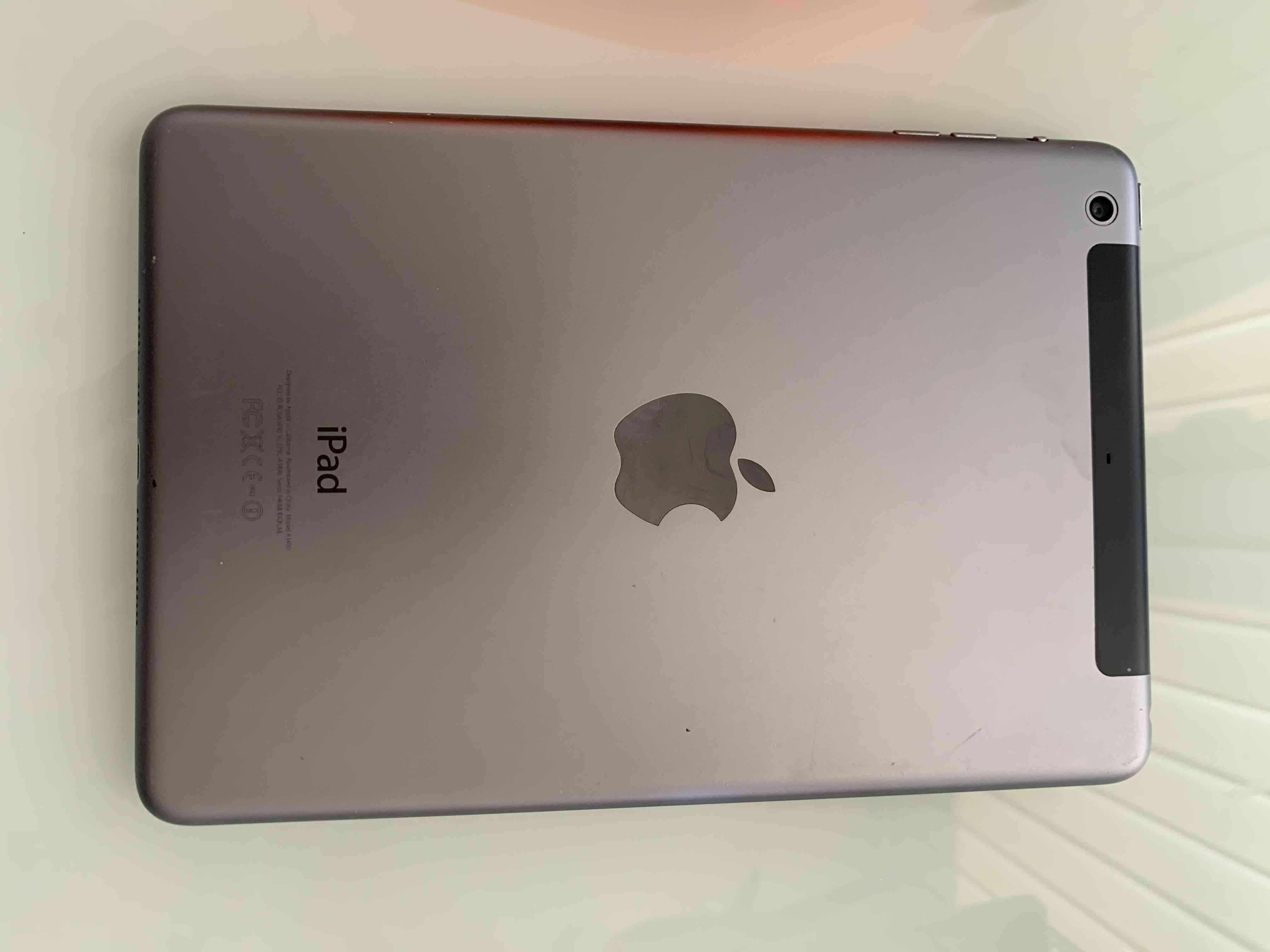 iPad gris en buen estado - miniatura 1