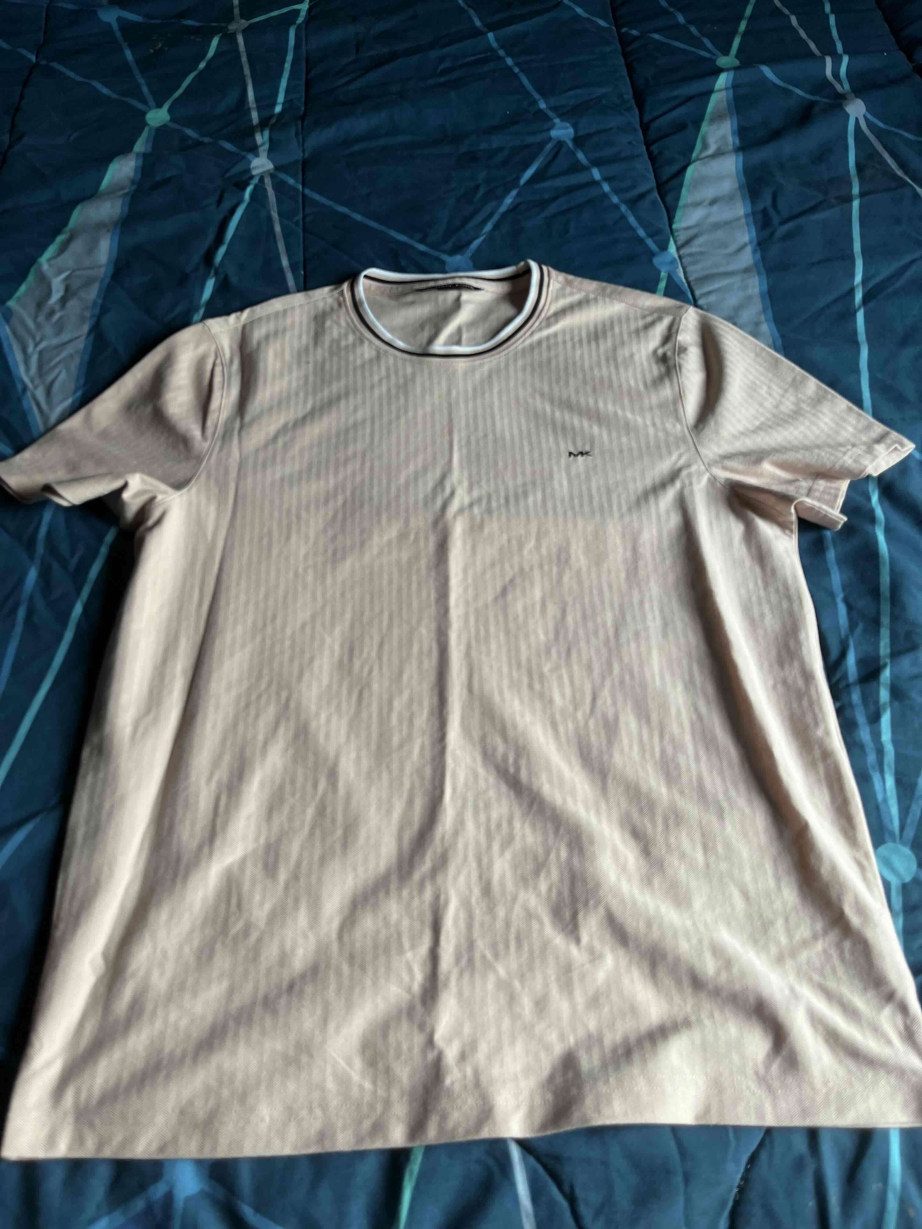 Polera beige clásica - miniatura 1