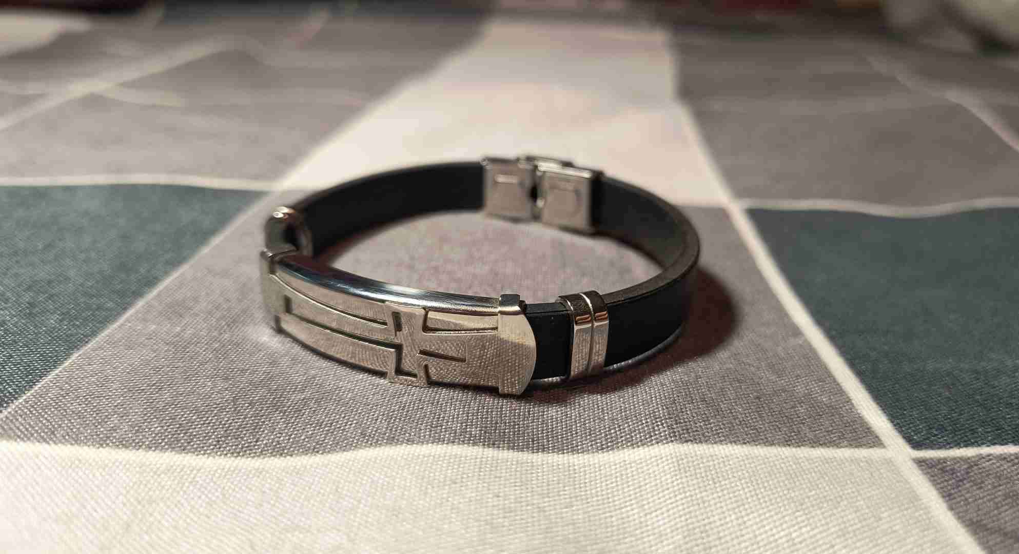 Pulsera diseño de cruz acero inoxidable. - miniatura 2